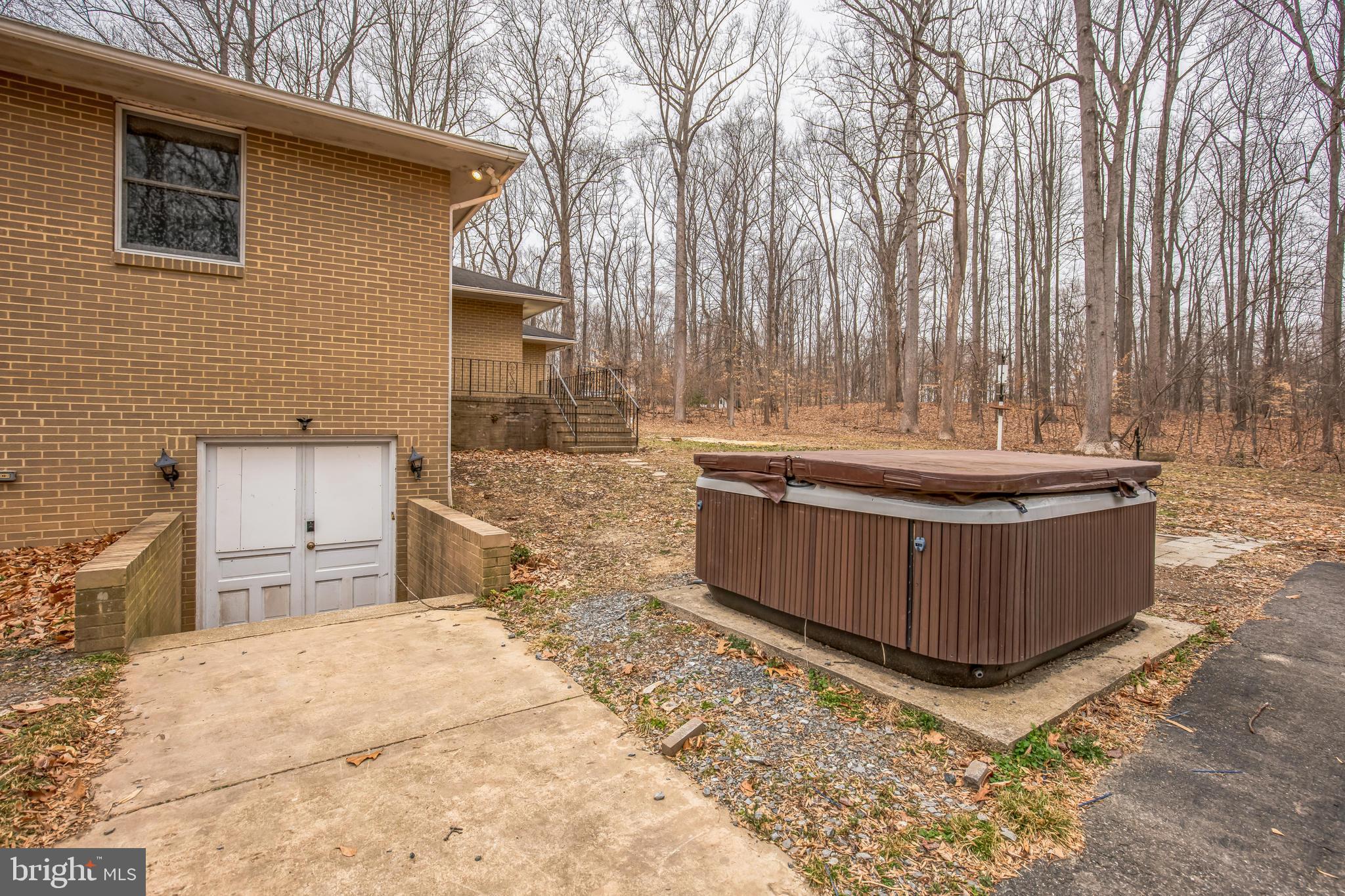 BROCK HALL - Residential