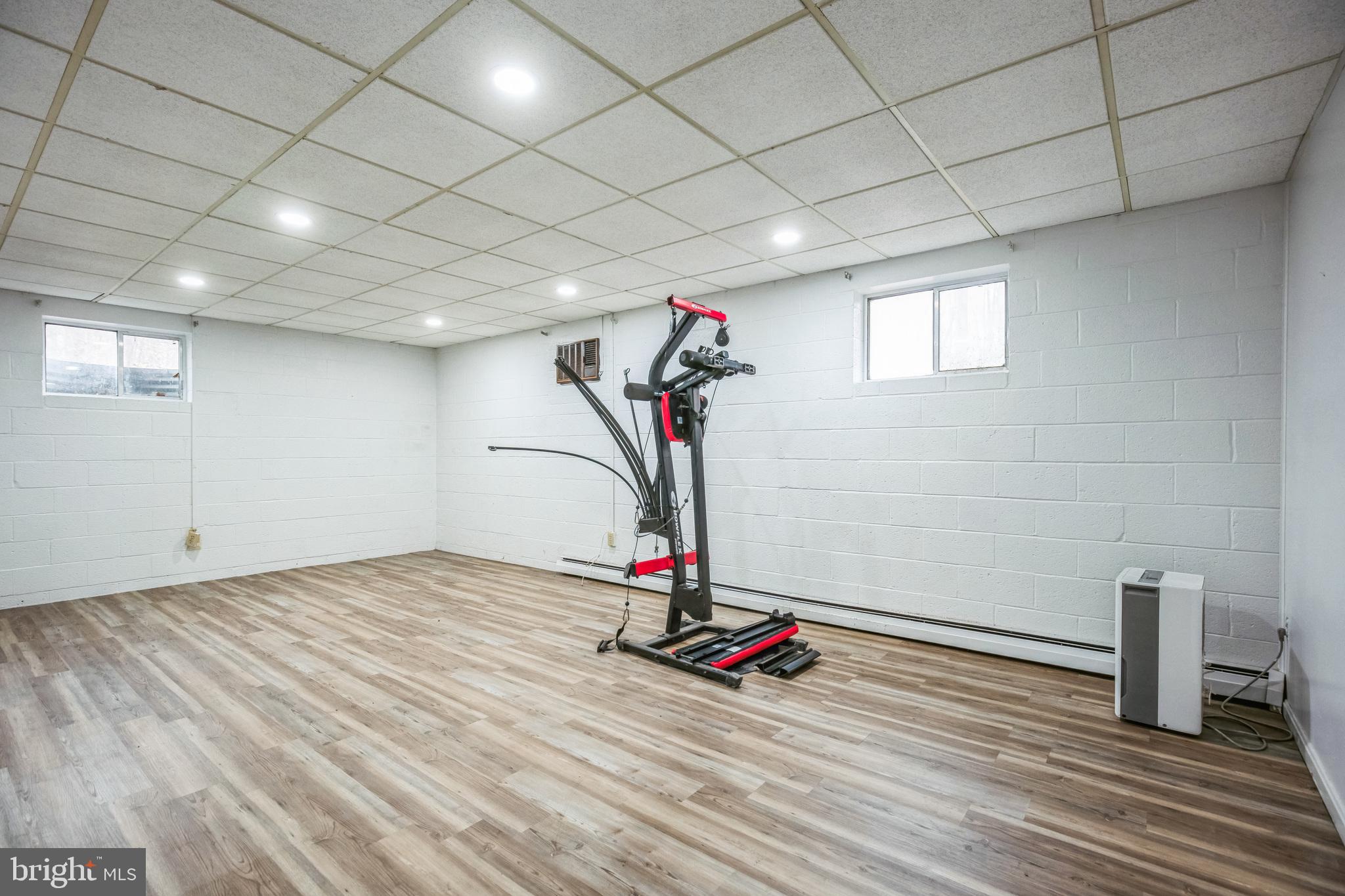 BROCK HALL - Residential