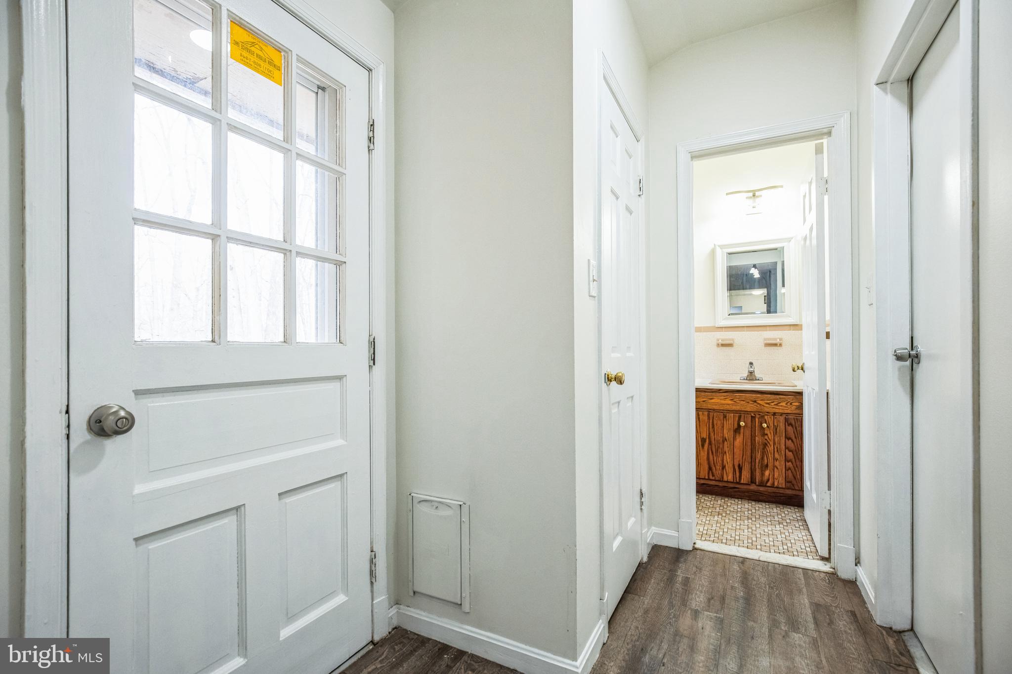 BROCK HALL - Residential