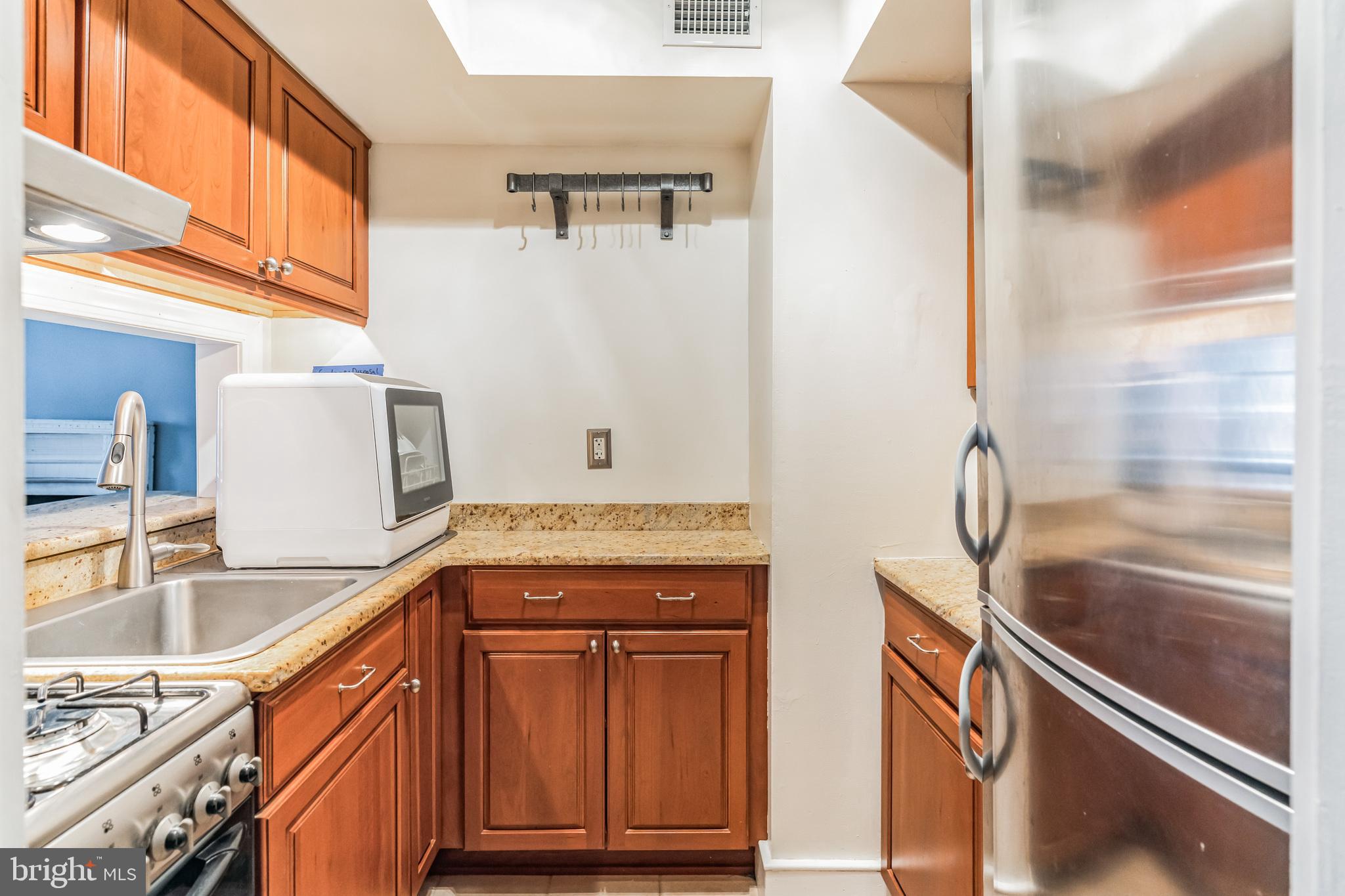 WASHINGTON SQ WEST - Residential Lease