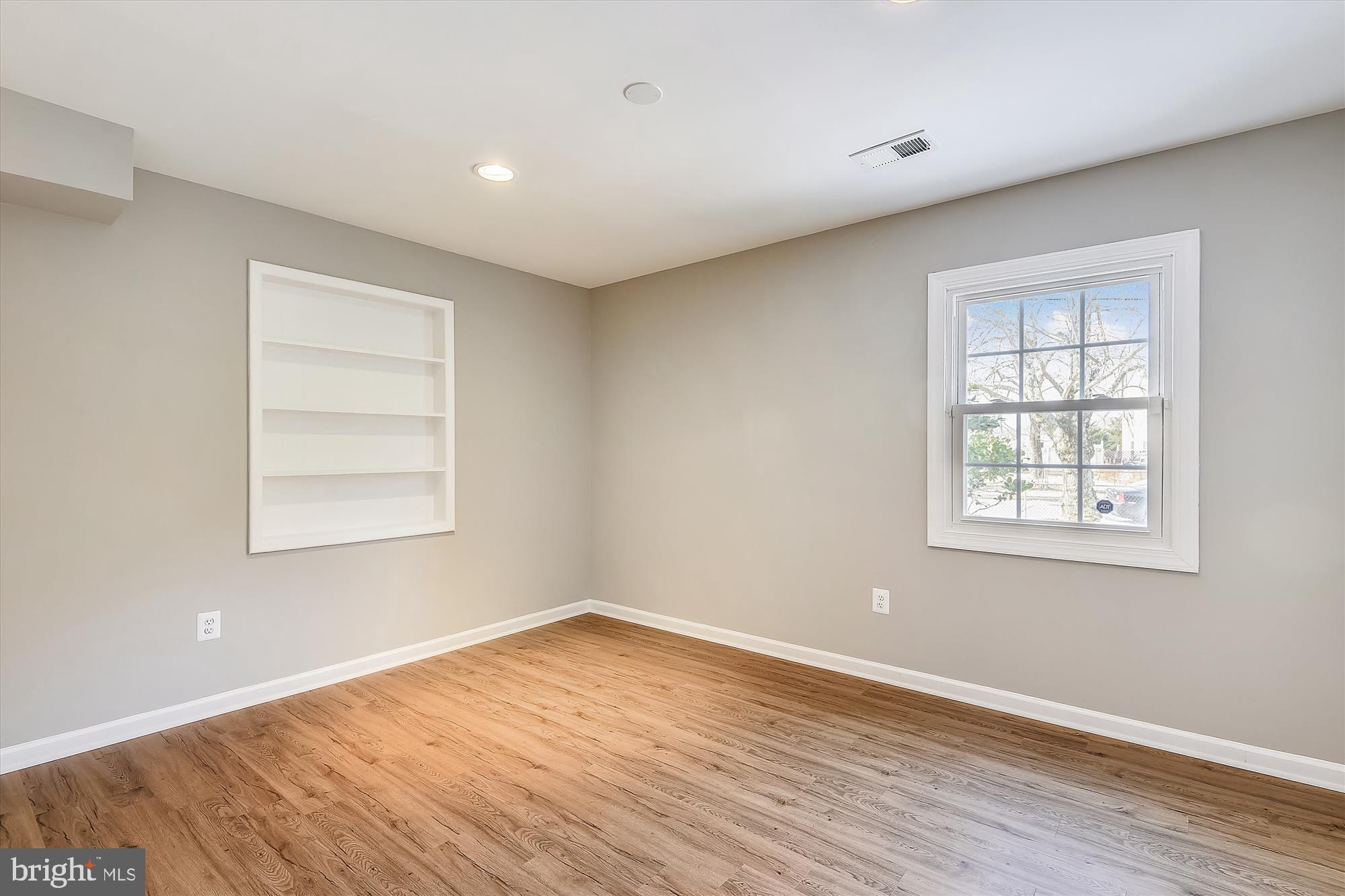 PARKLAWN - Residential Lease