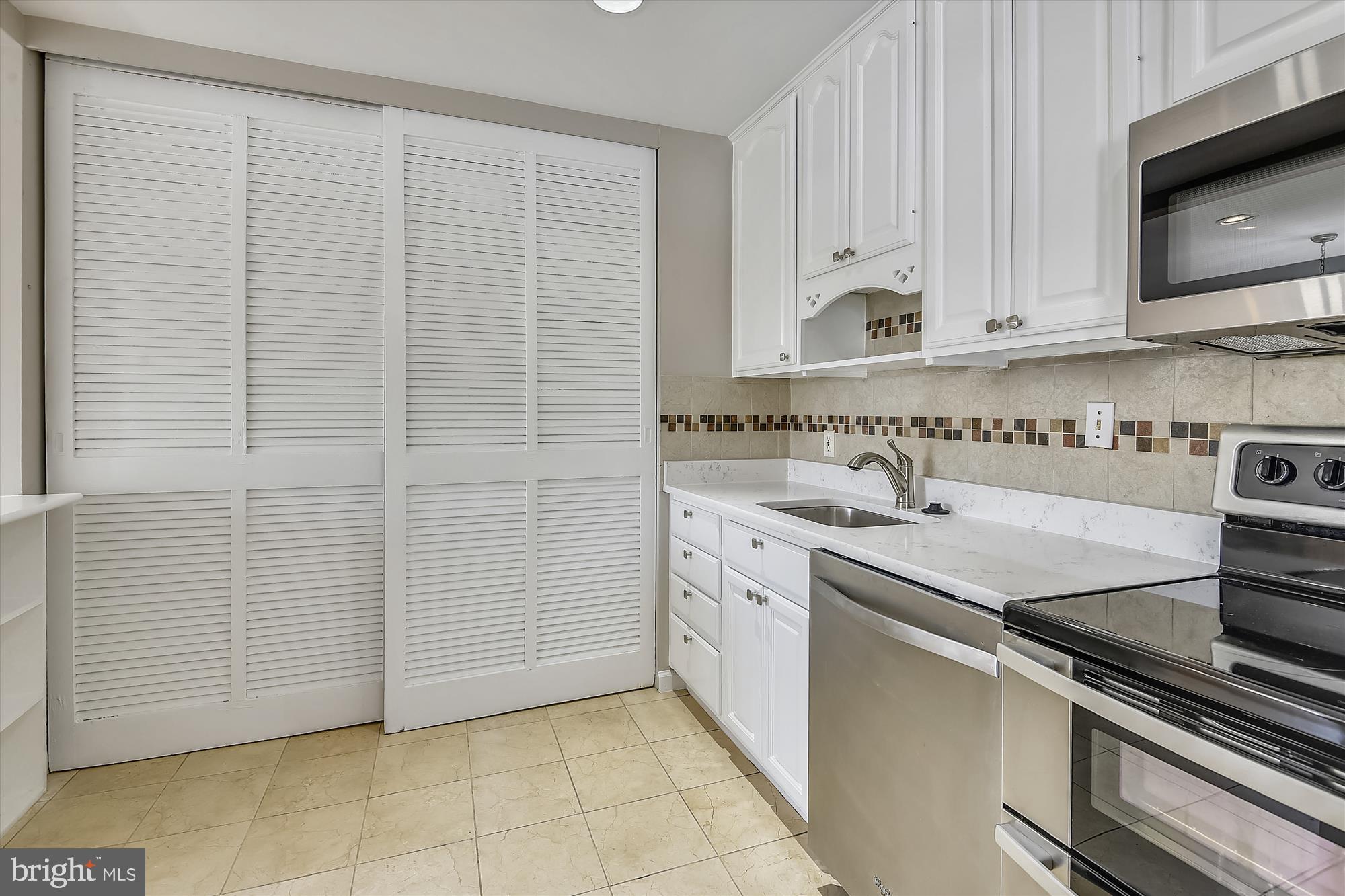 PARKLAWN - Residential Lease