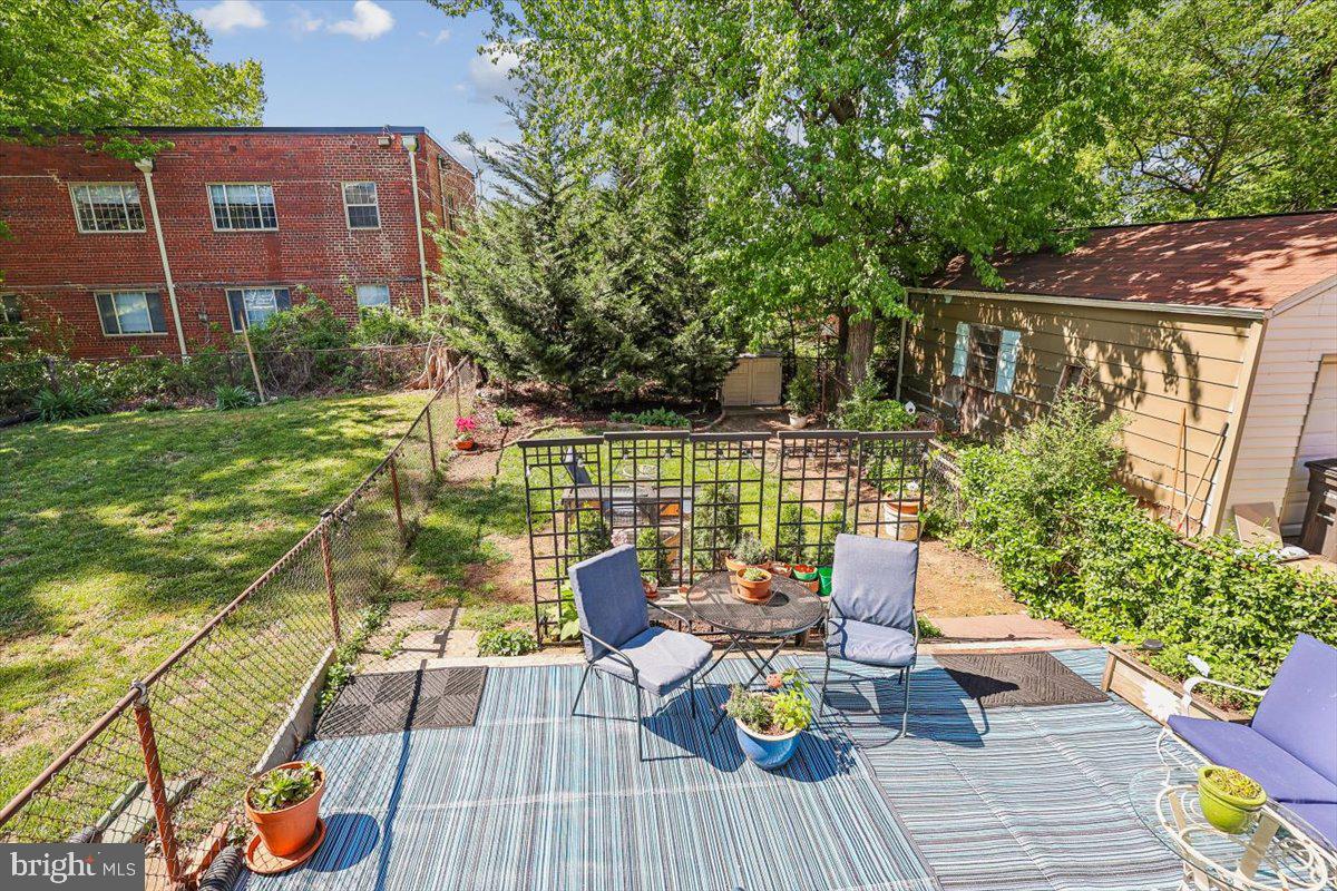 WOOD MANOR - Residential