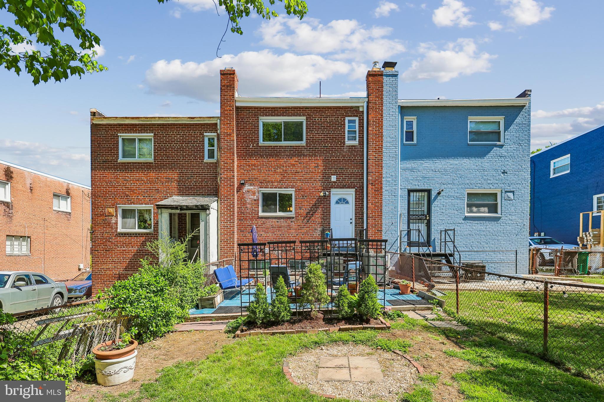 WOOD MANOR - Residential