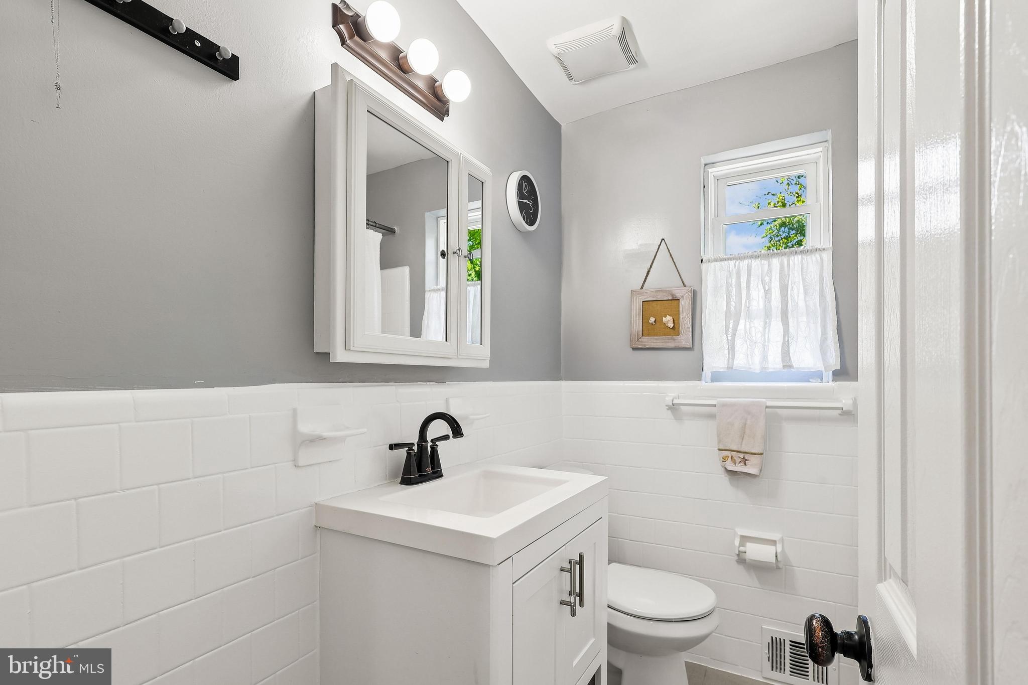 WOOD MANOR - Residential