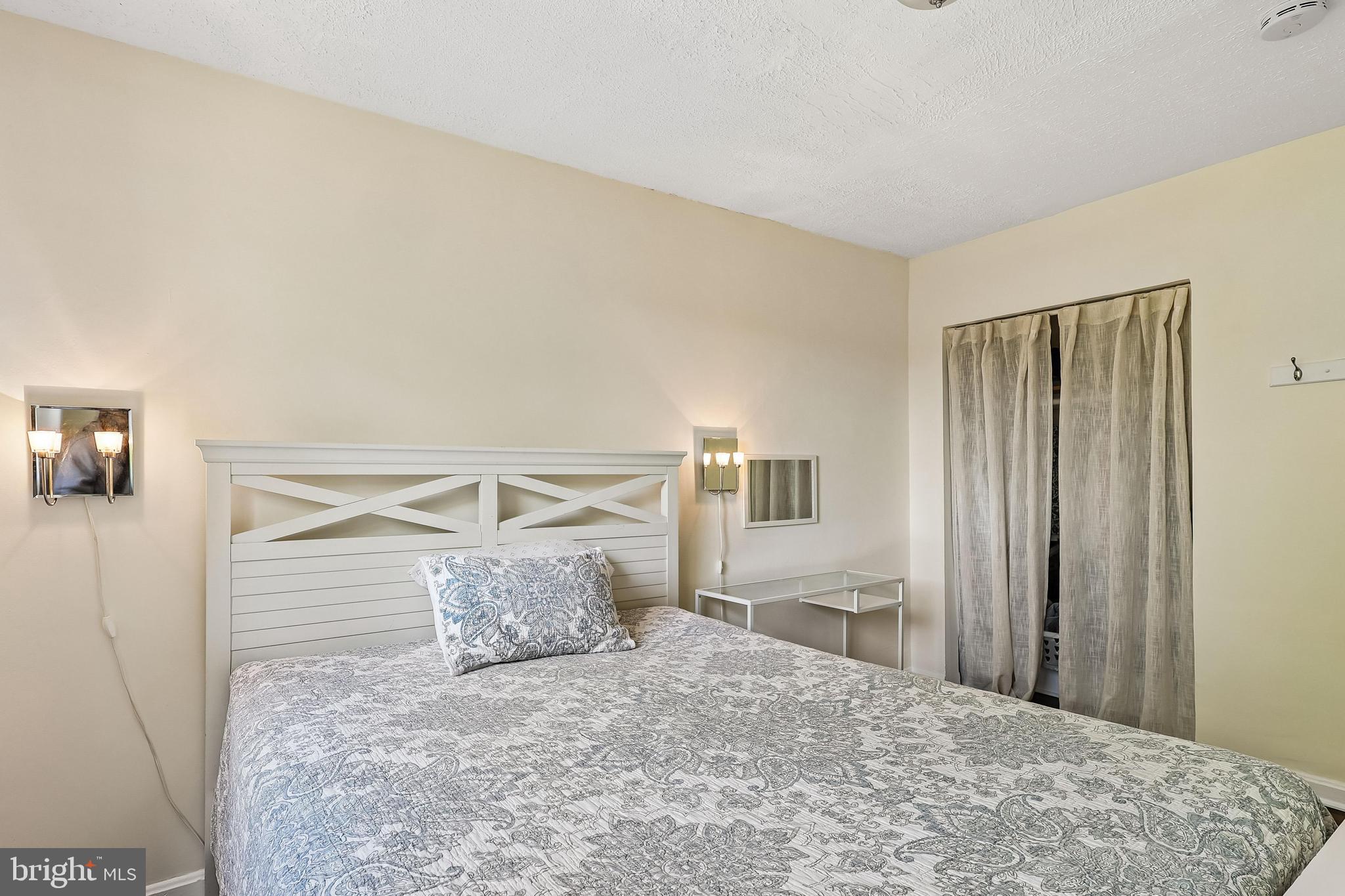 WOOD MANOR - Residential