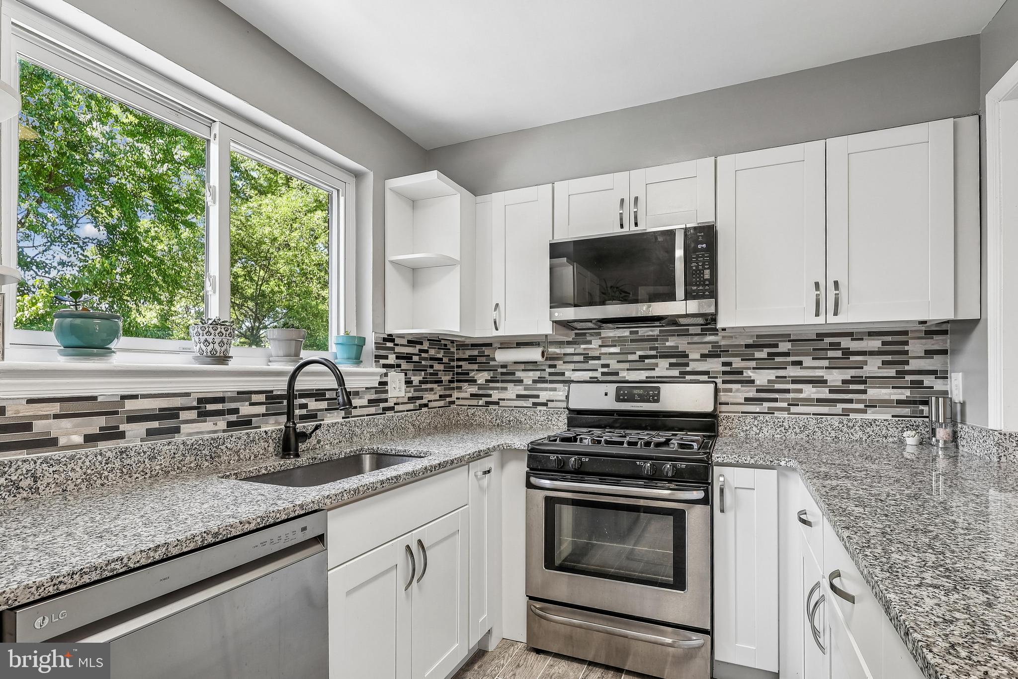 WOOD MANOR - Residential