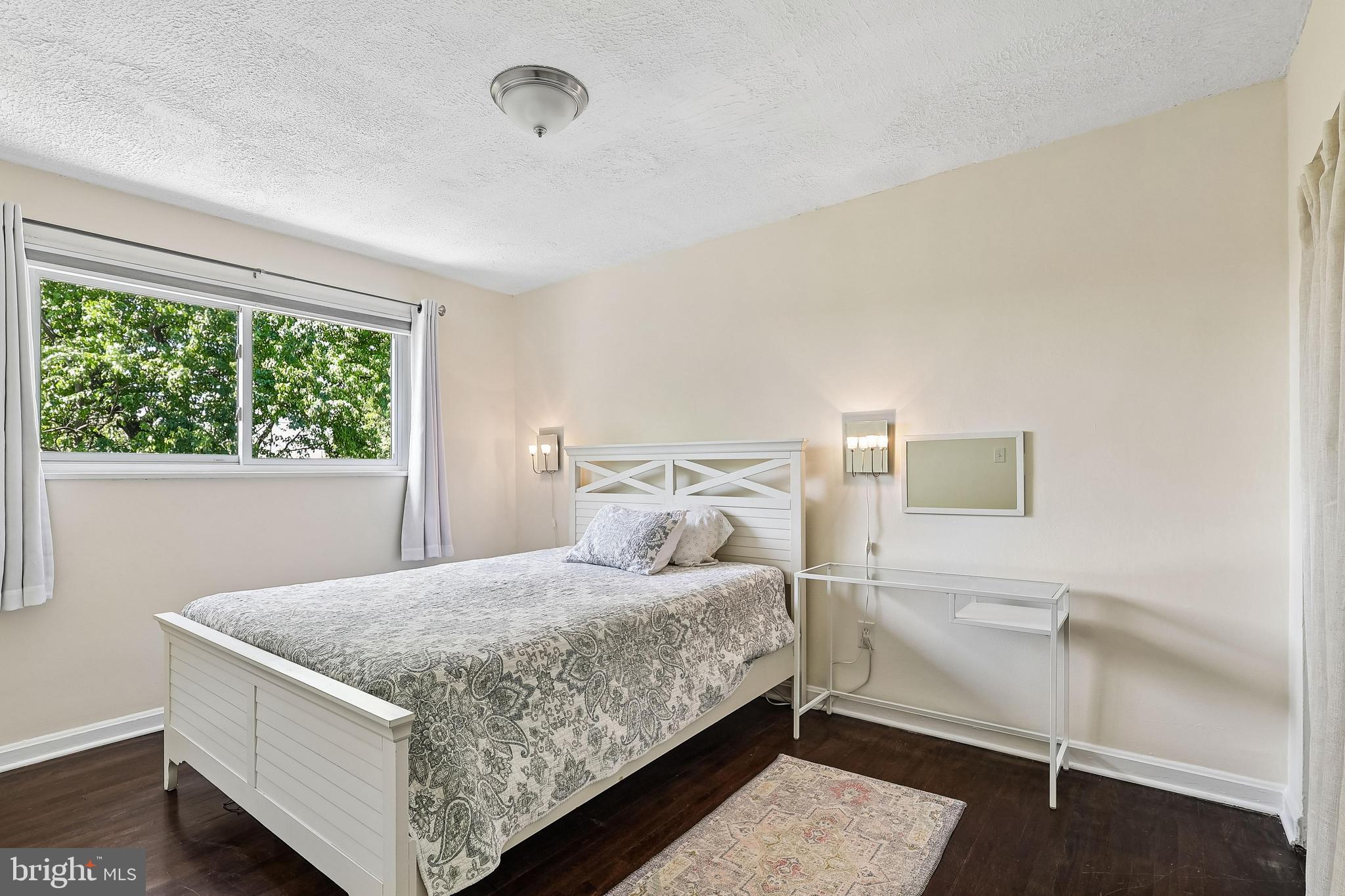 WOOD MANOR - Residential