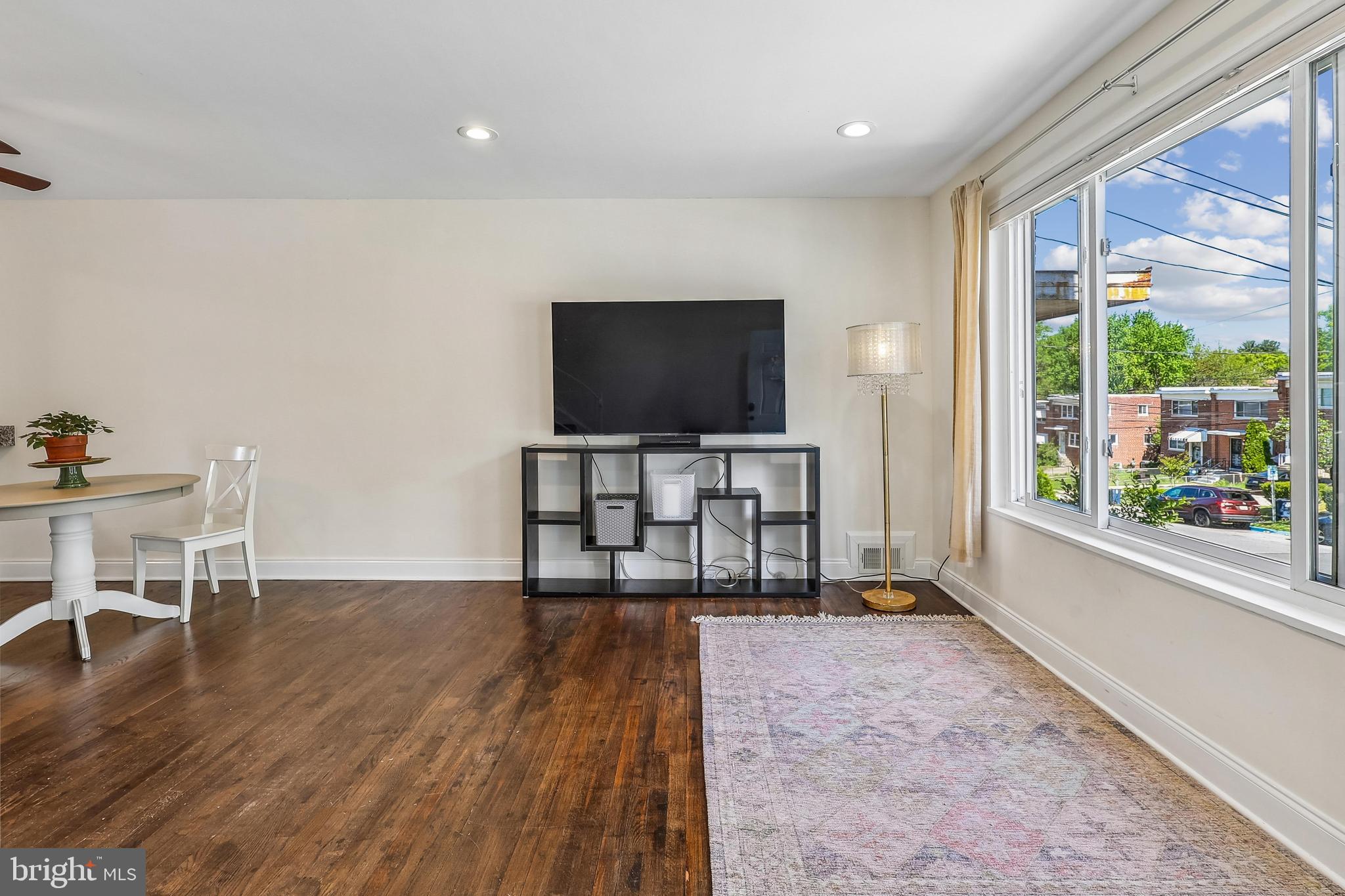 WOOD MANOR - Residential