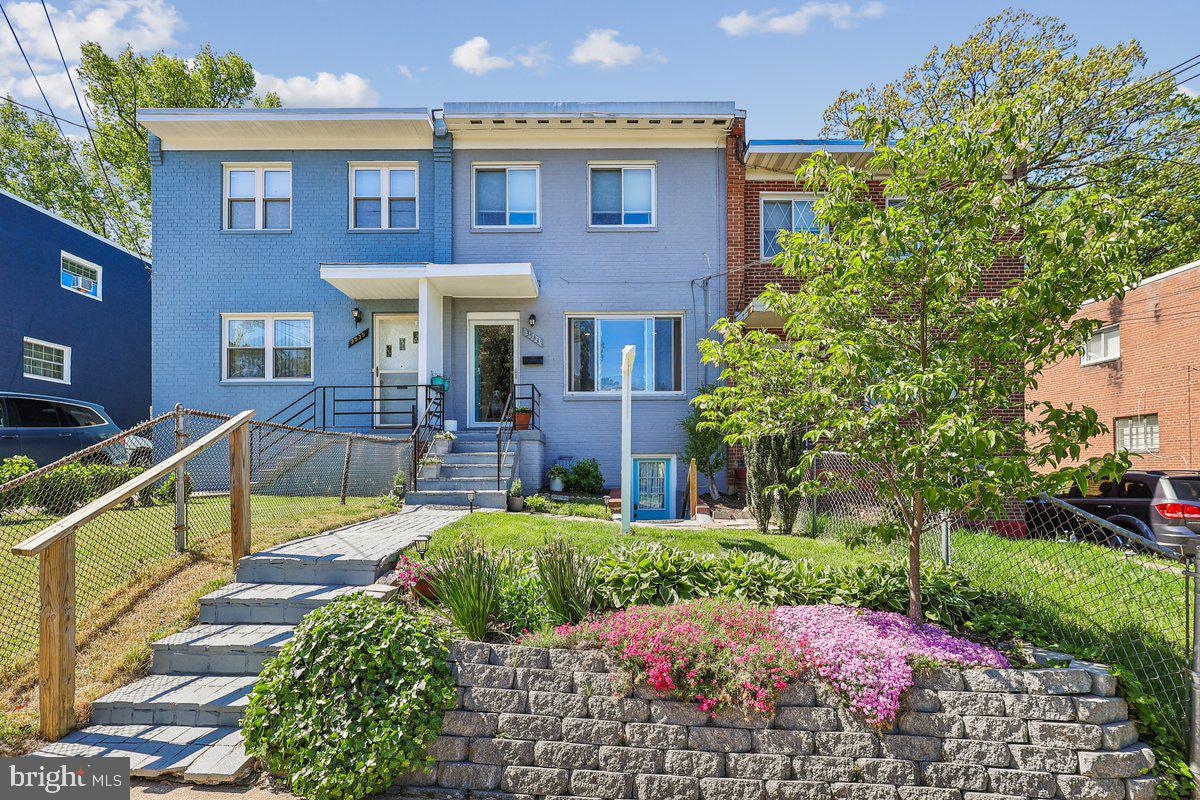 WOOD MANOR - Residential