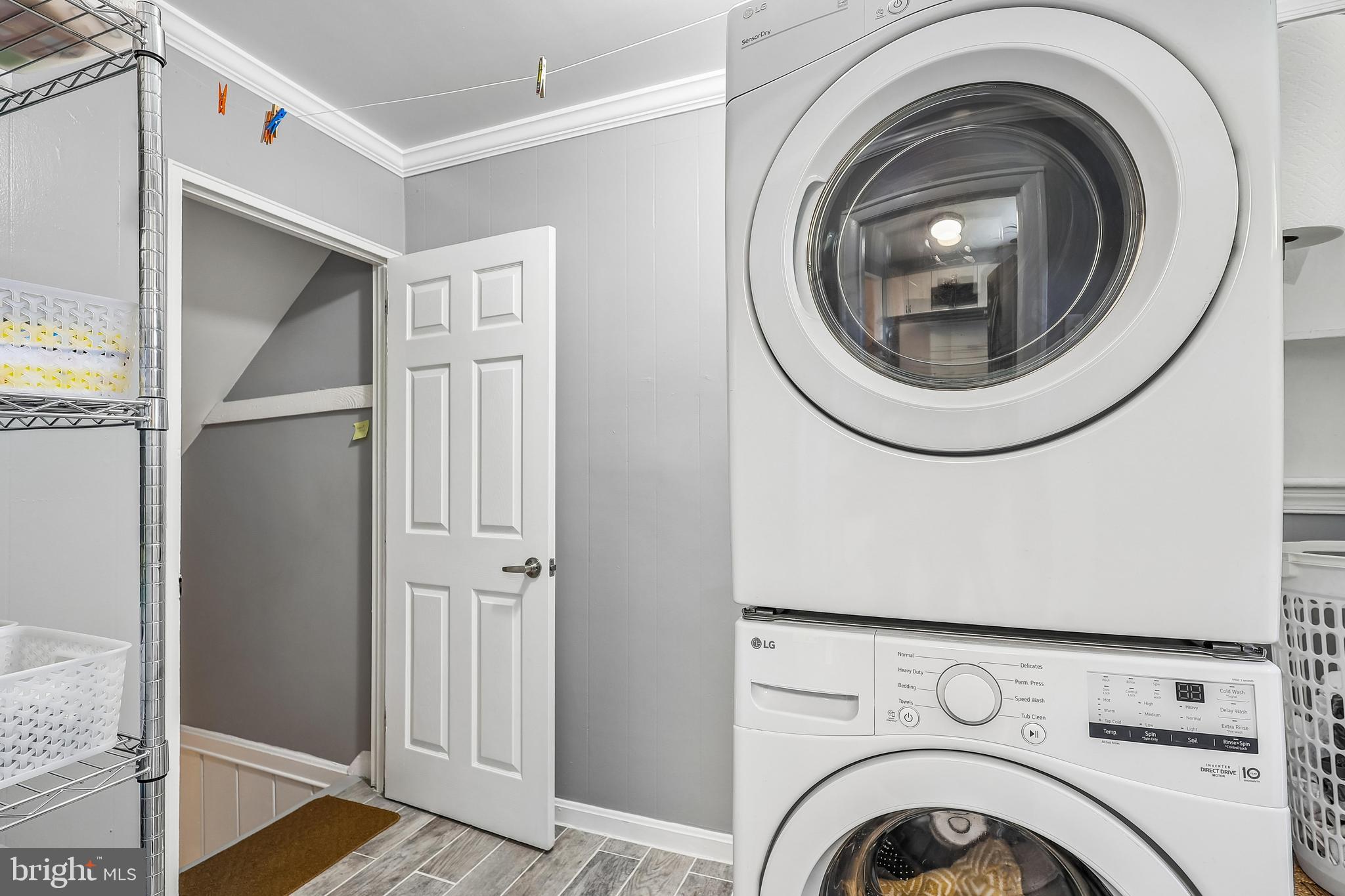 WOOD MANOR - Residential