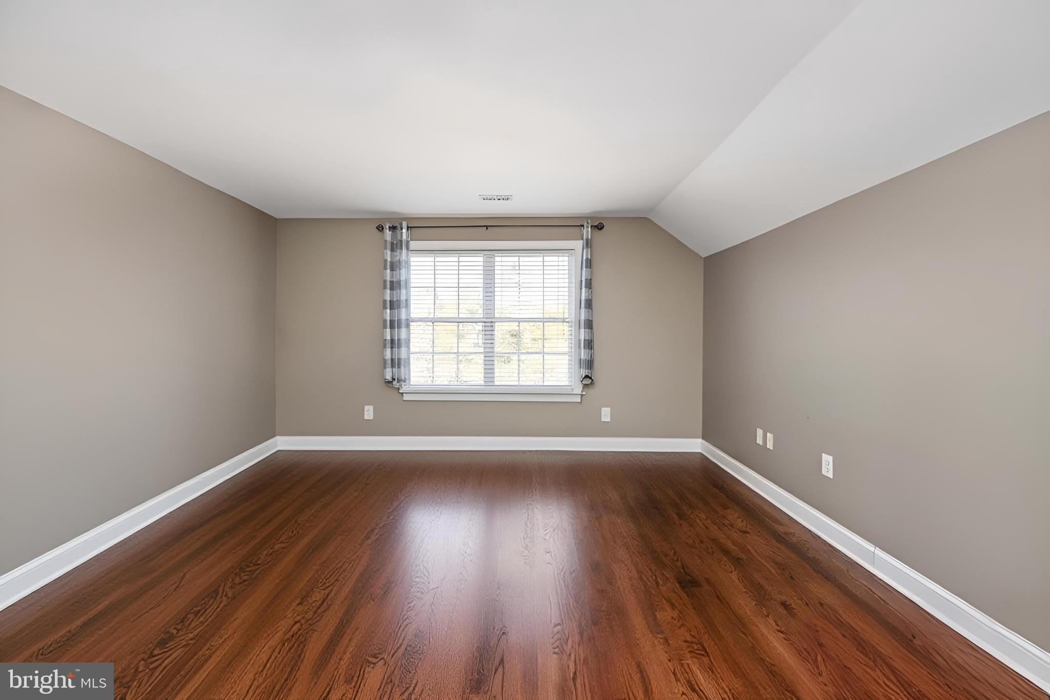 HUNTERS POND - Residential