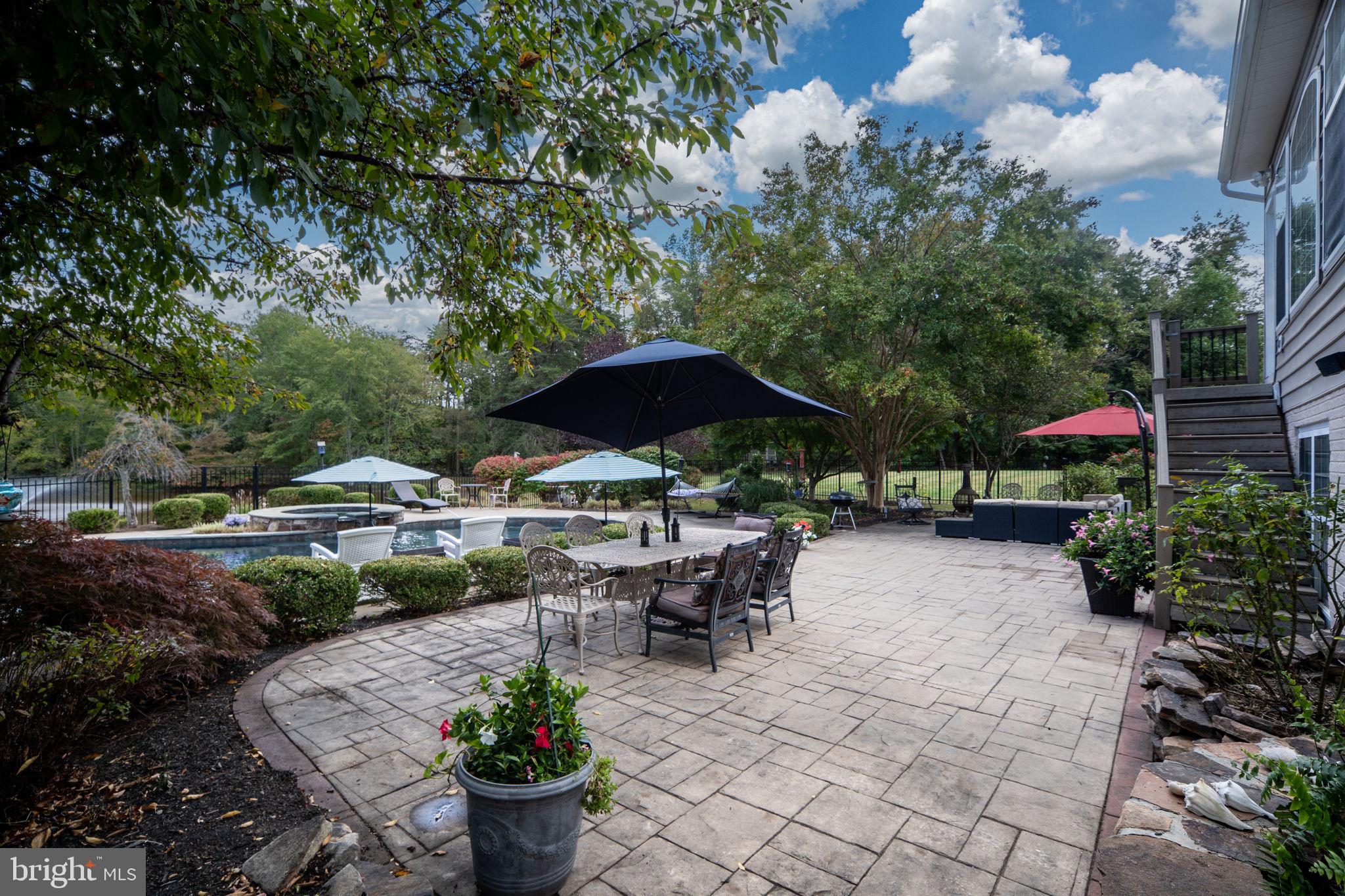 HUNTERS POND - Residential