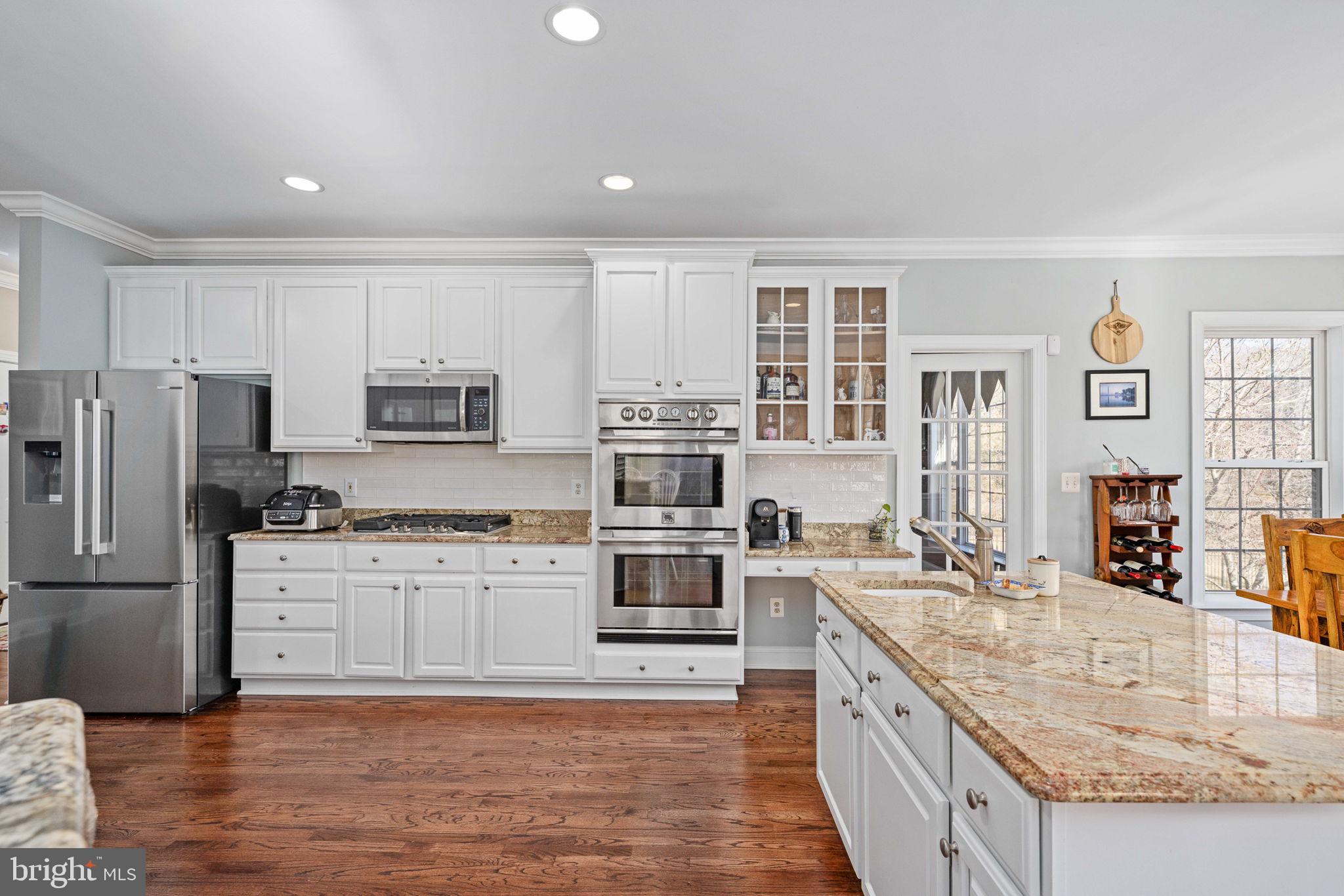 HUNTERS POND - Residential