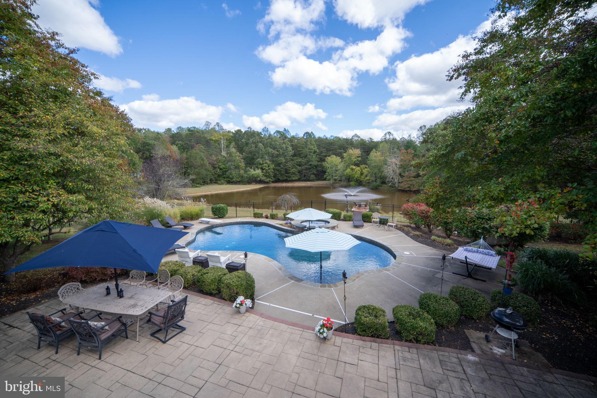 HUNTERS POND - Residential