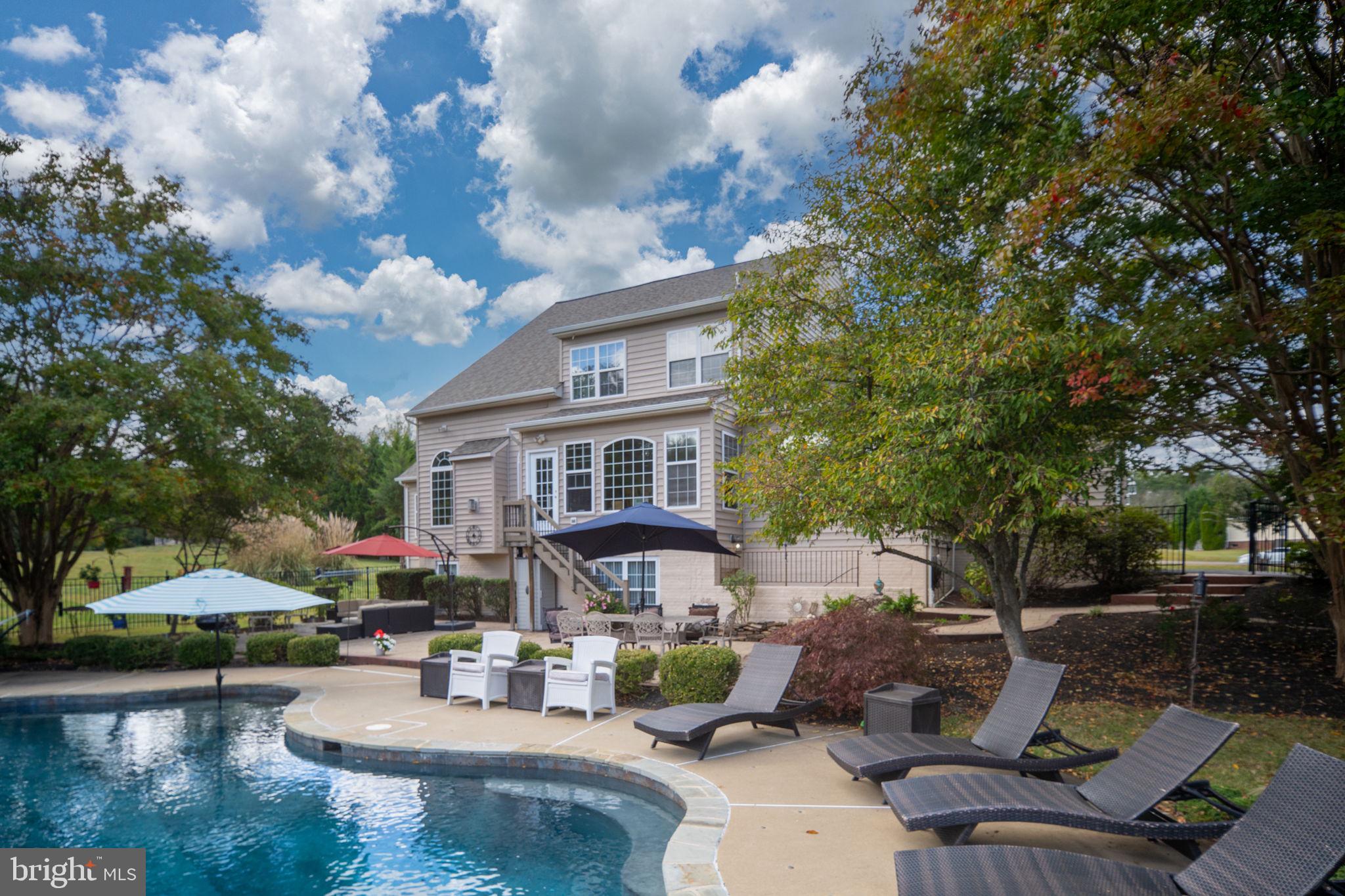 HUNTERS POND - Residential