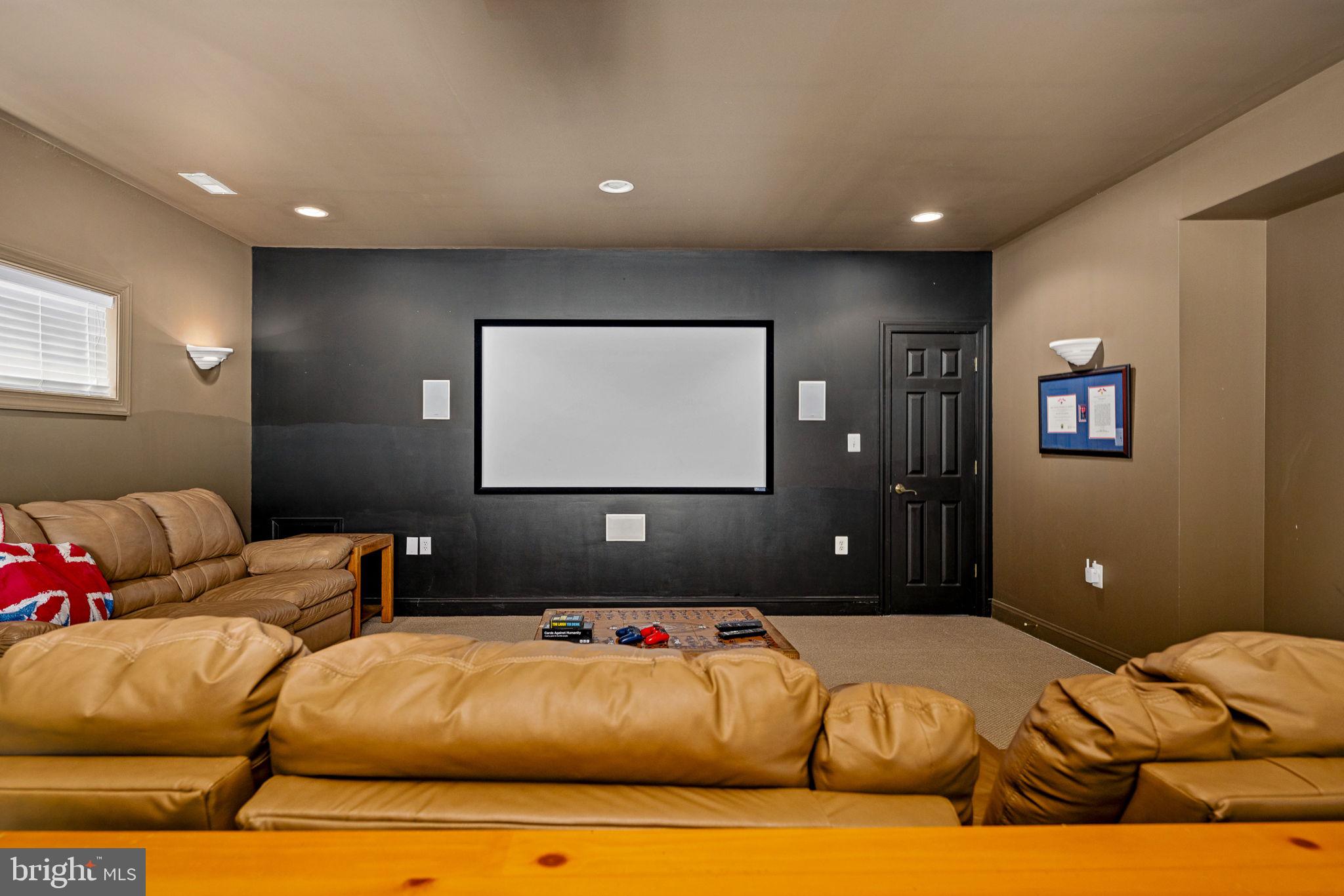 HUNTERS POND - Residential