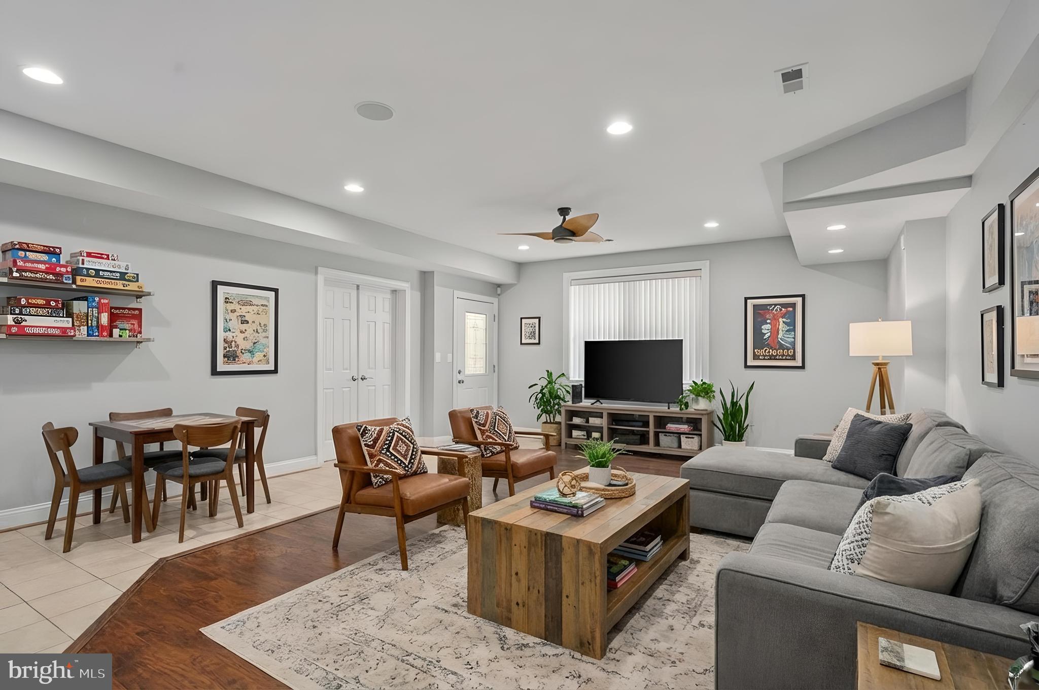 HUNTERS POND - Residential