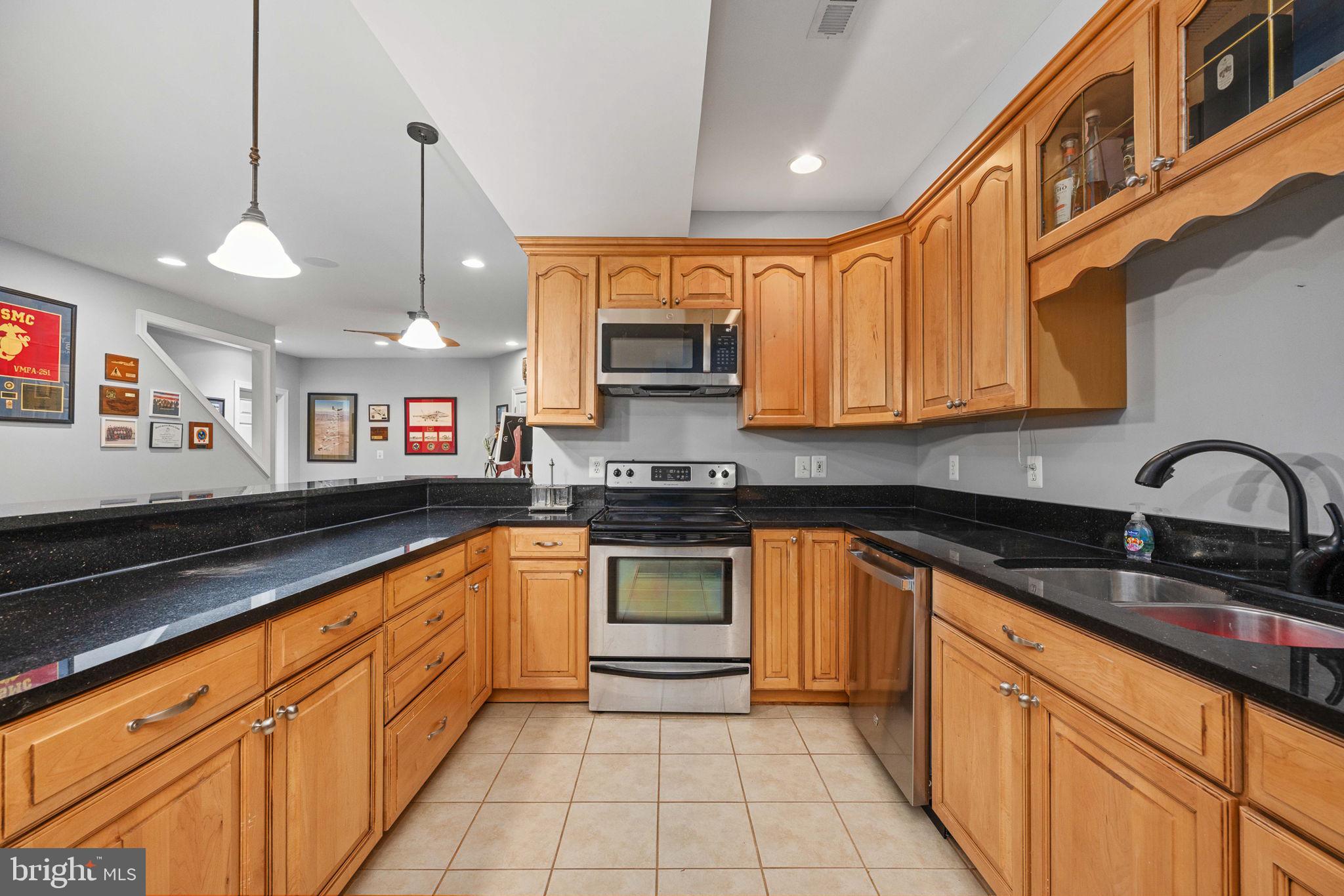 HUNTERS POND - Residential