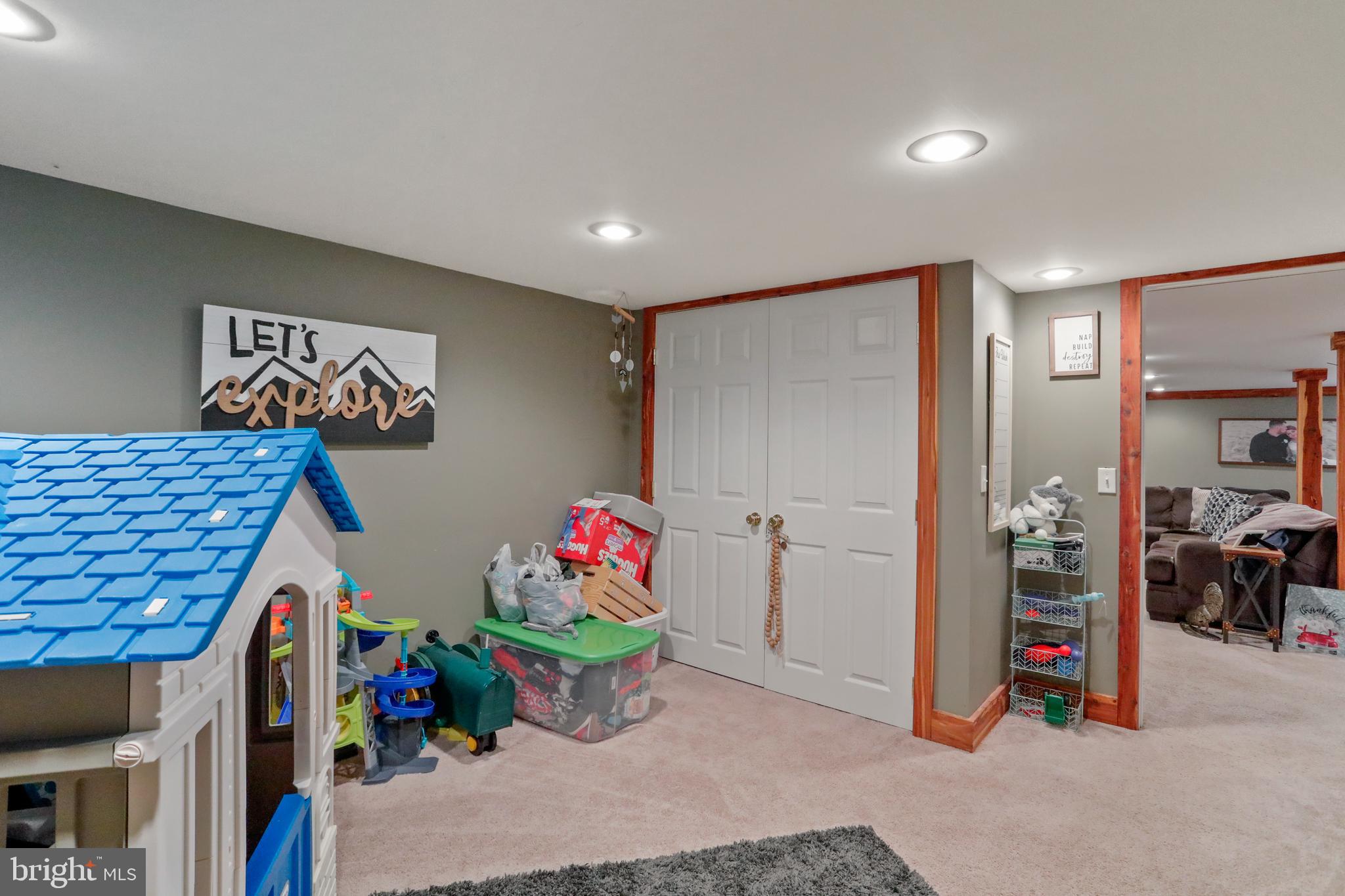 JADWYN ACRES - Residential