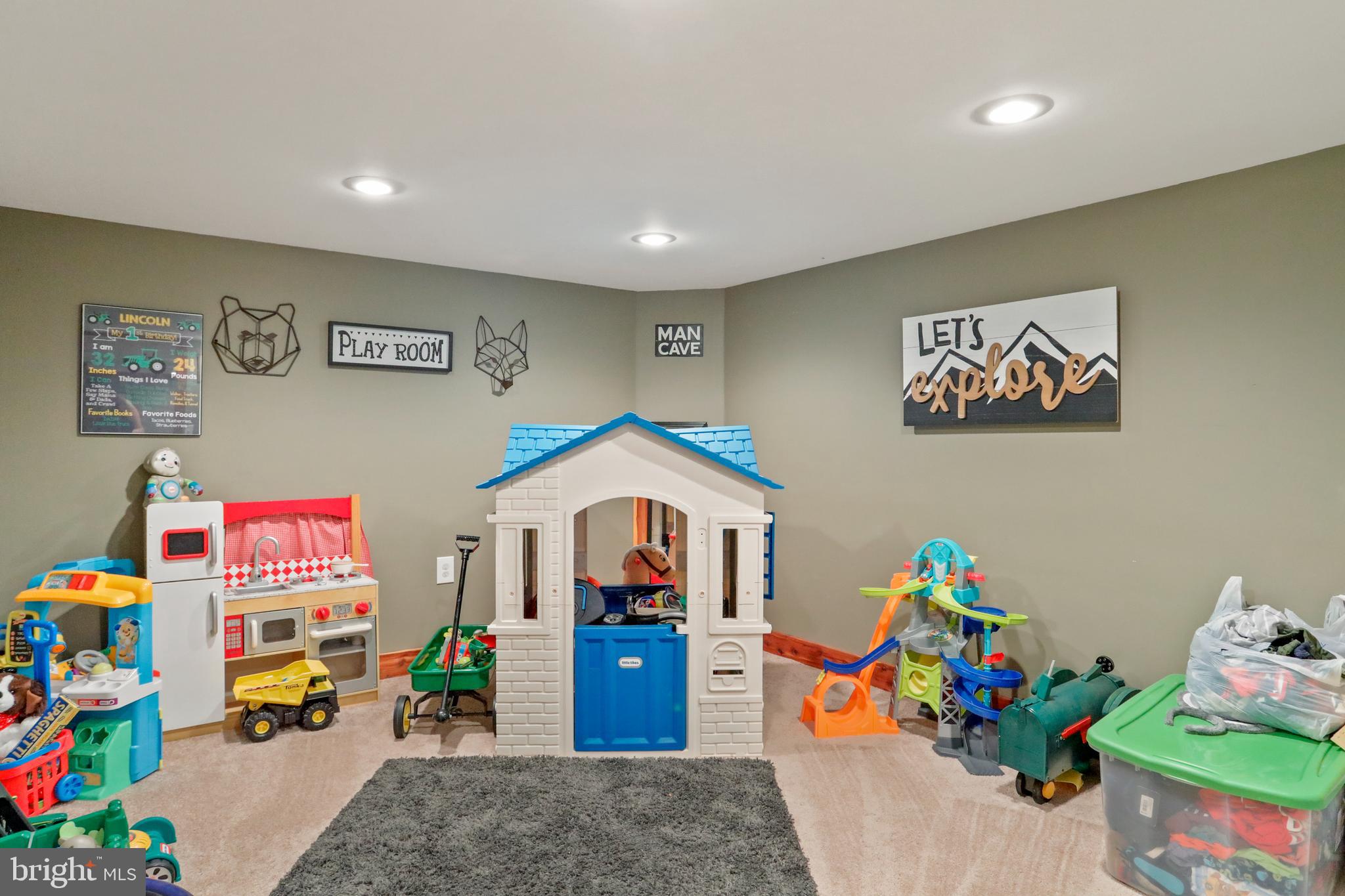 JADWYN ACRES - Residential