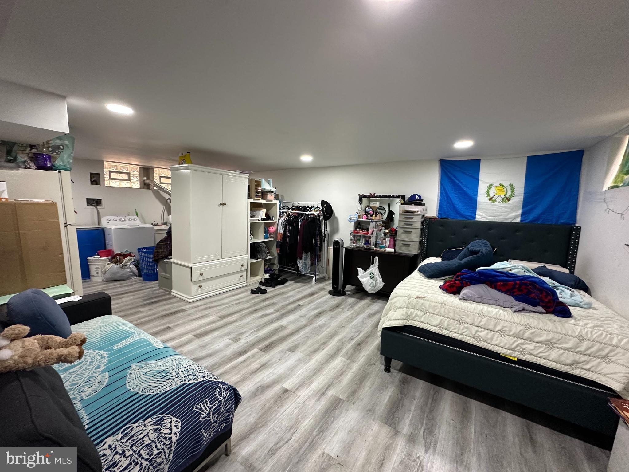 MAYFAIR (WEST) - Residential