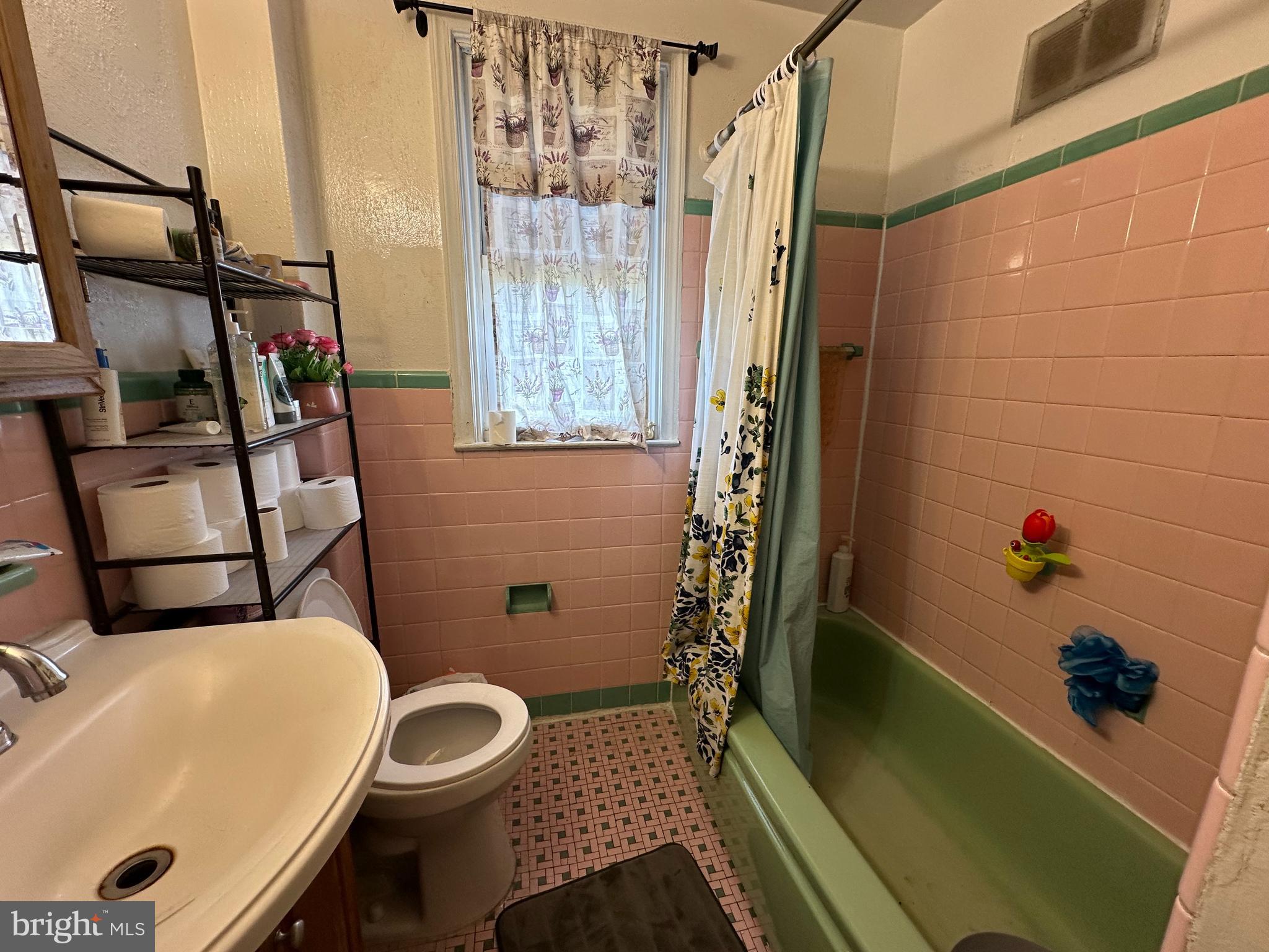 MAYFAIR (WEST) - Residential