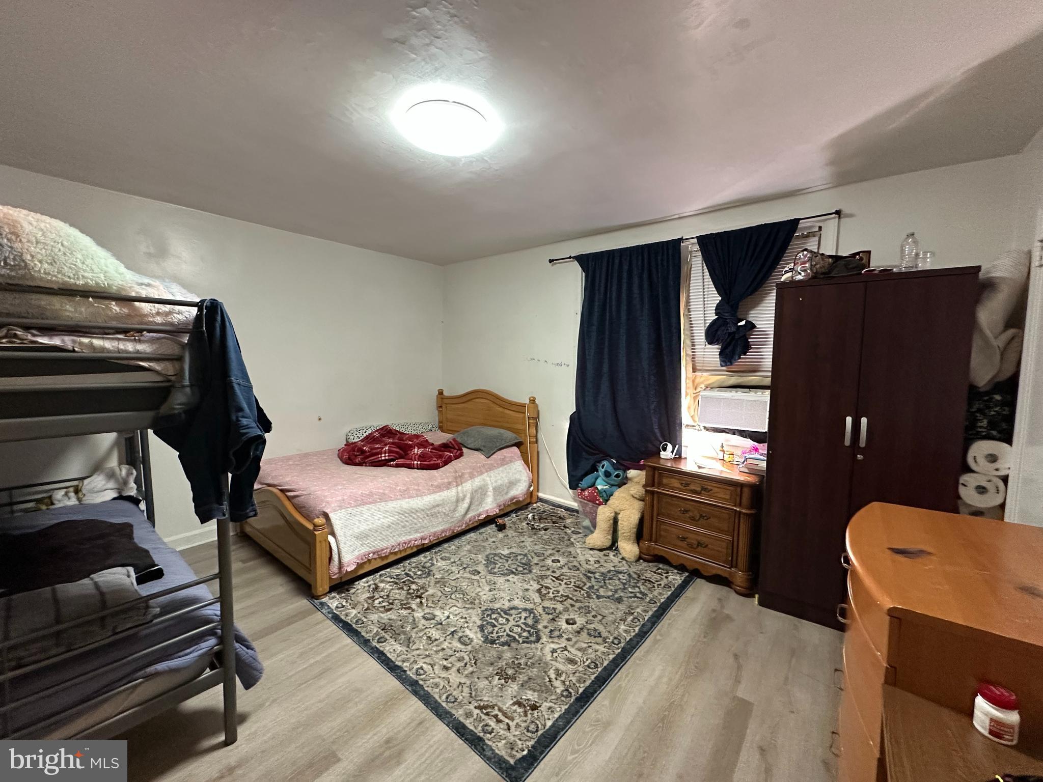 MAYFAIR (WEST) - Residential