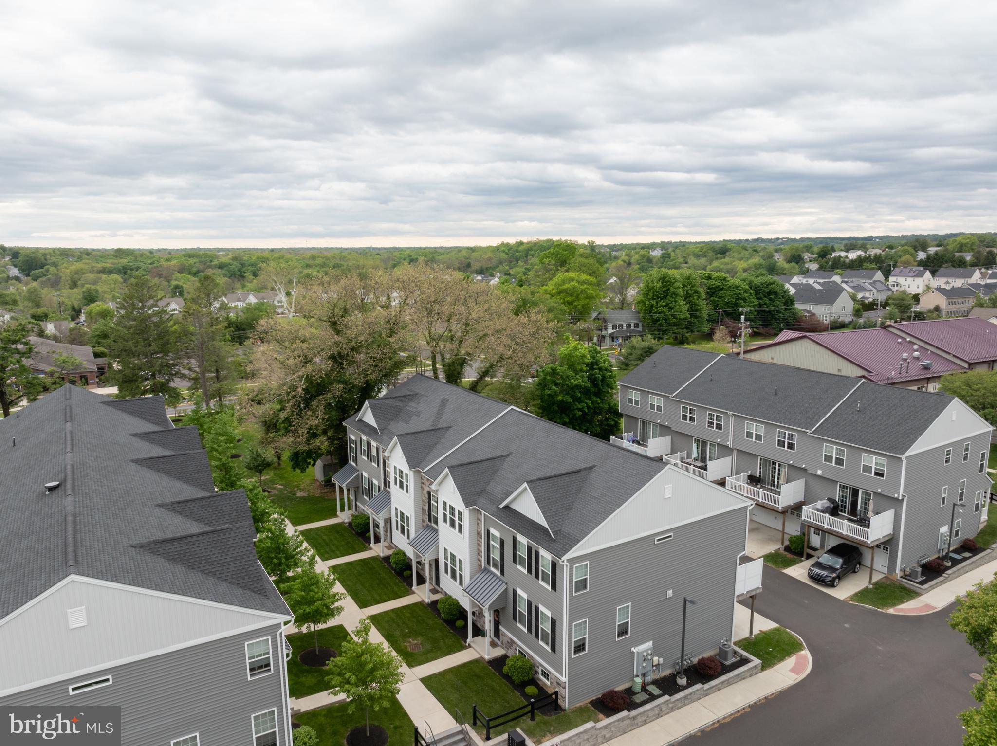 SCHOOL HOUSE MEADOWS - Residential