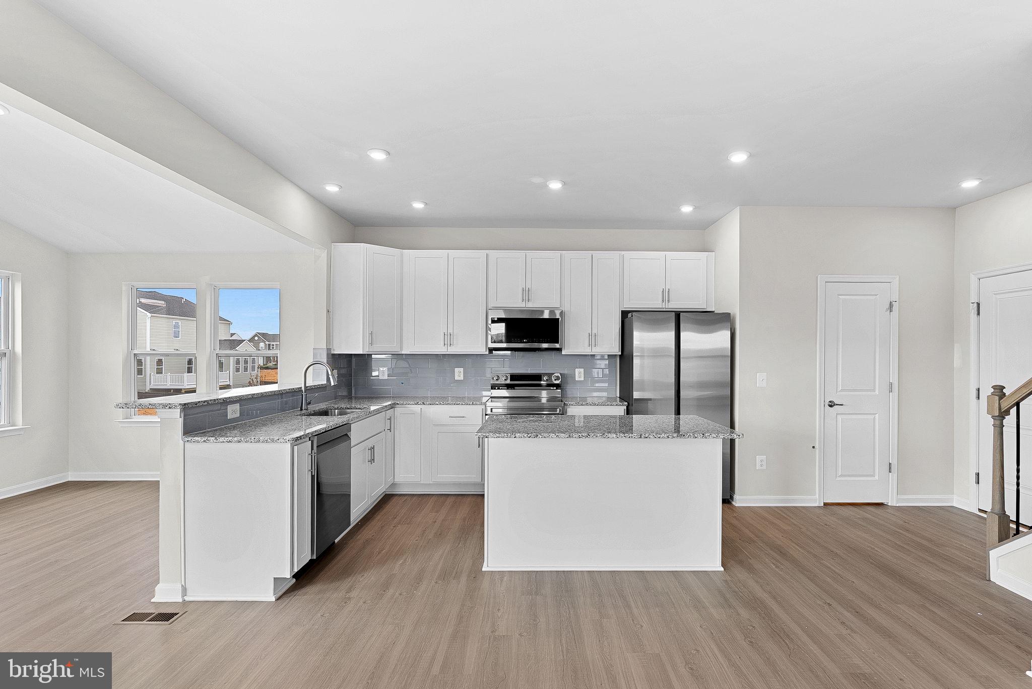 HUNTWELL WEST - Residential