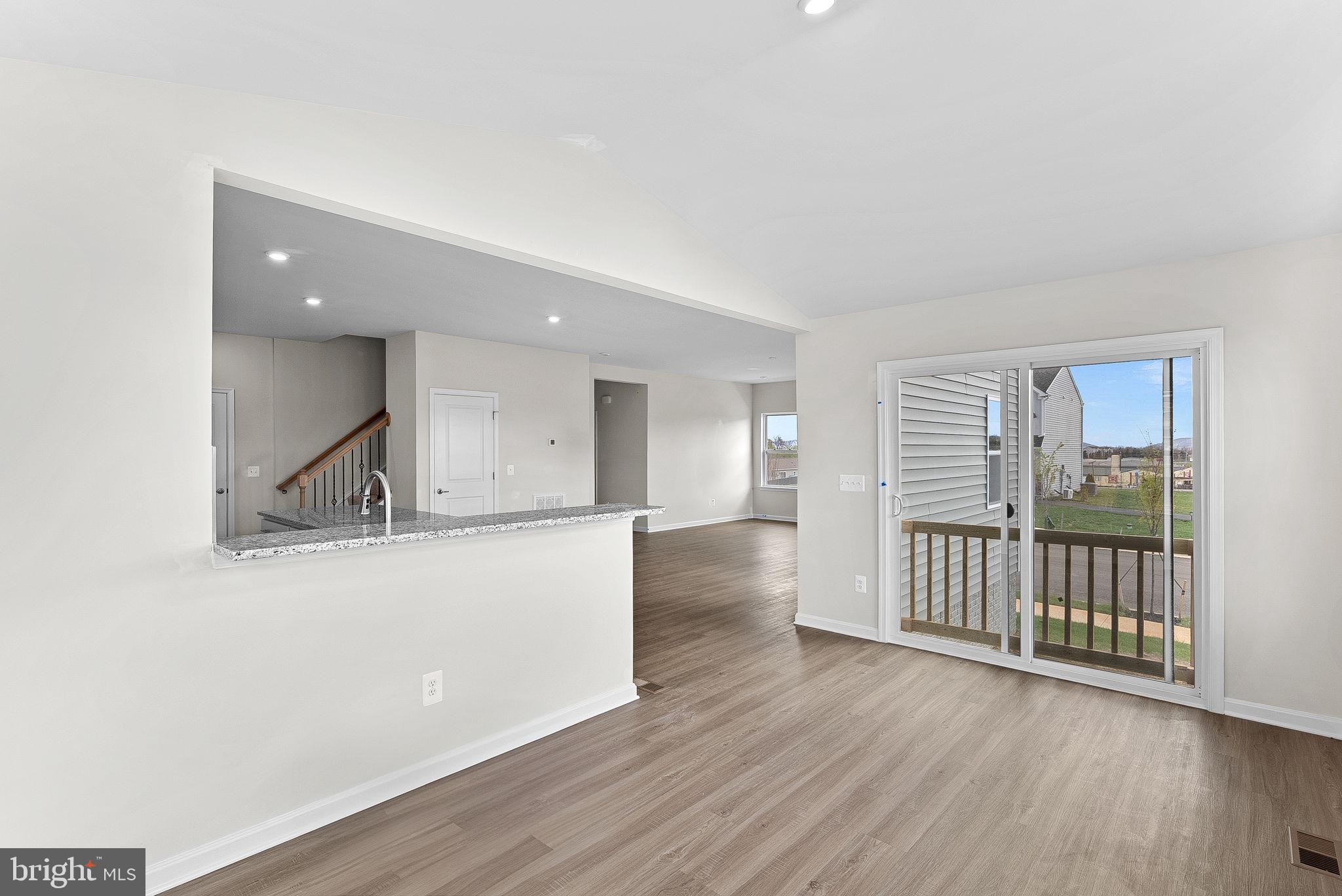 HUNTWELL WEST - Residential