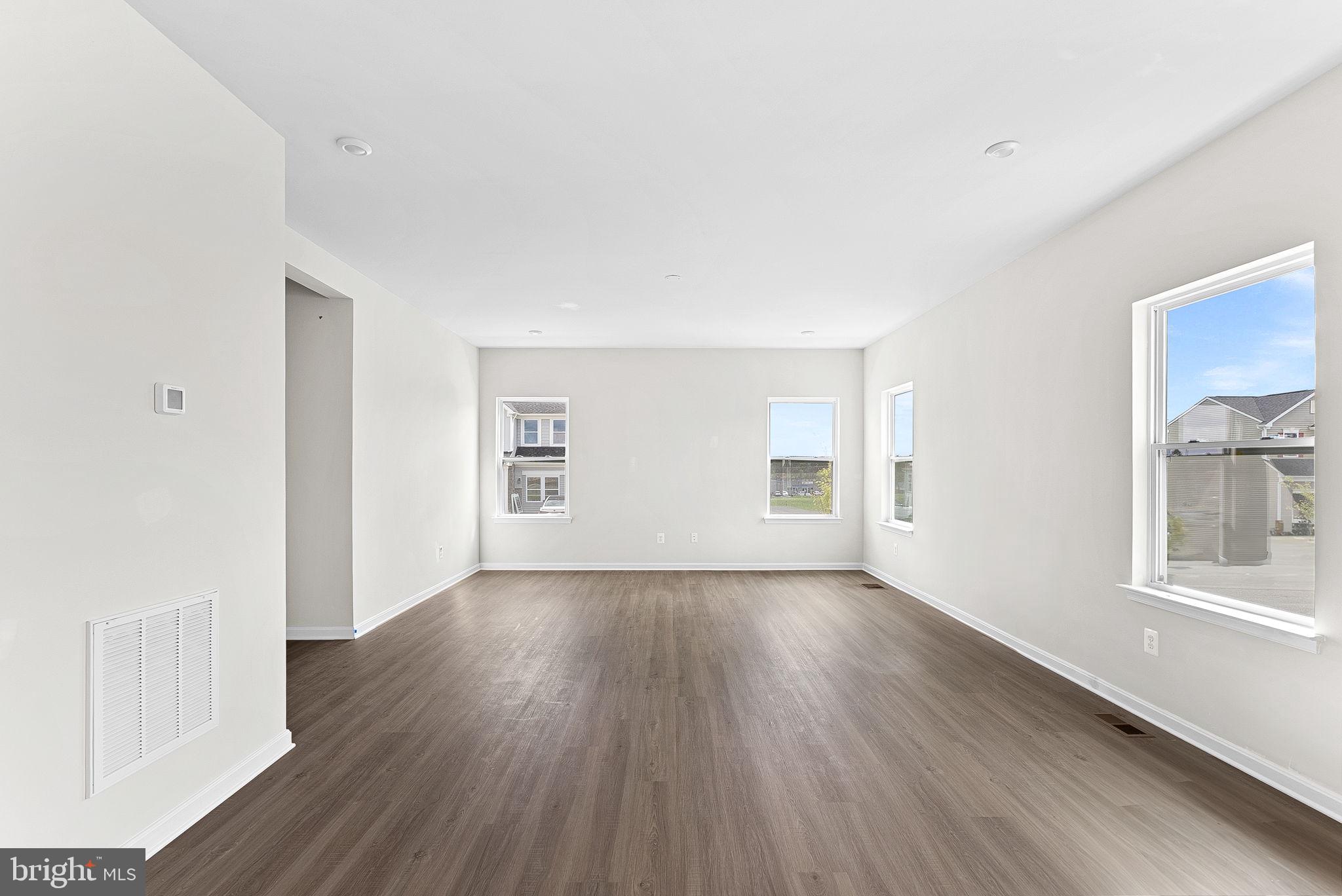 HUNTWELL WEST - Residential