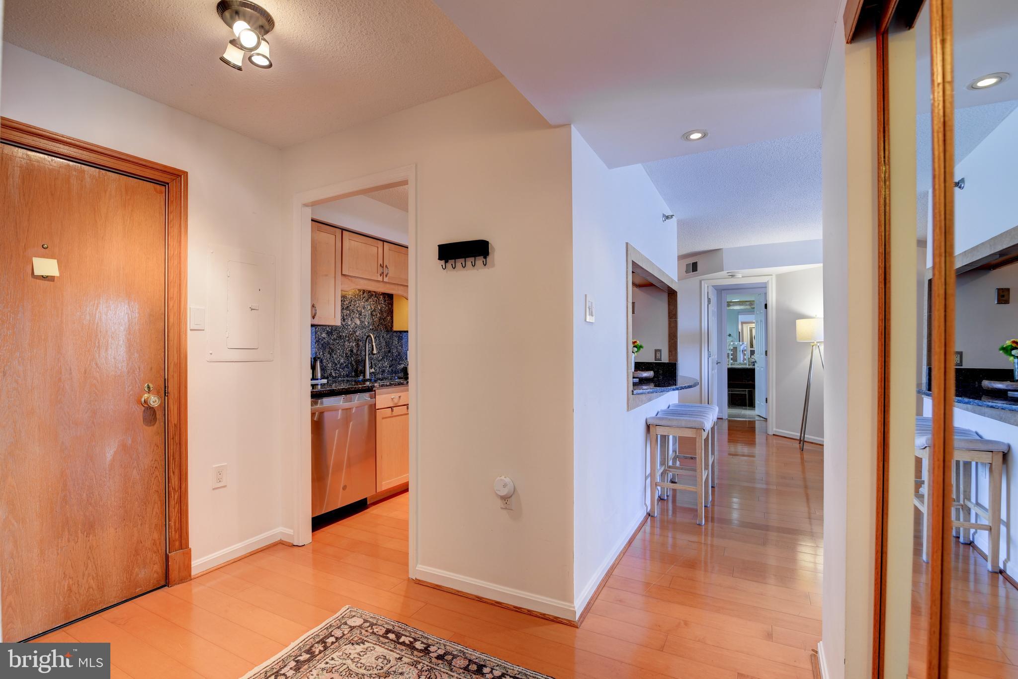 1301 N COURTHOUSE ROAD N 1006