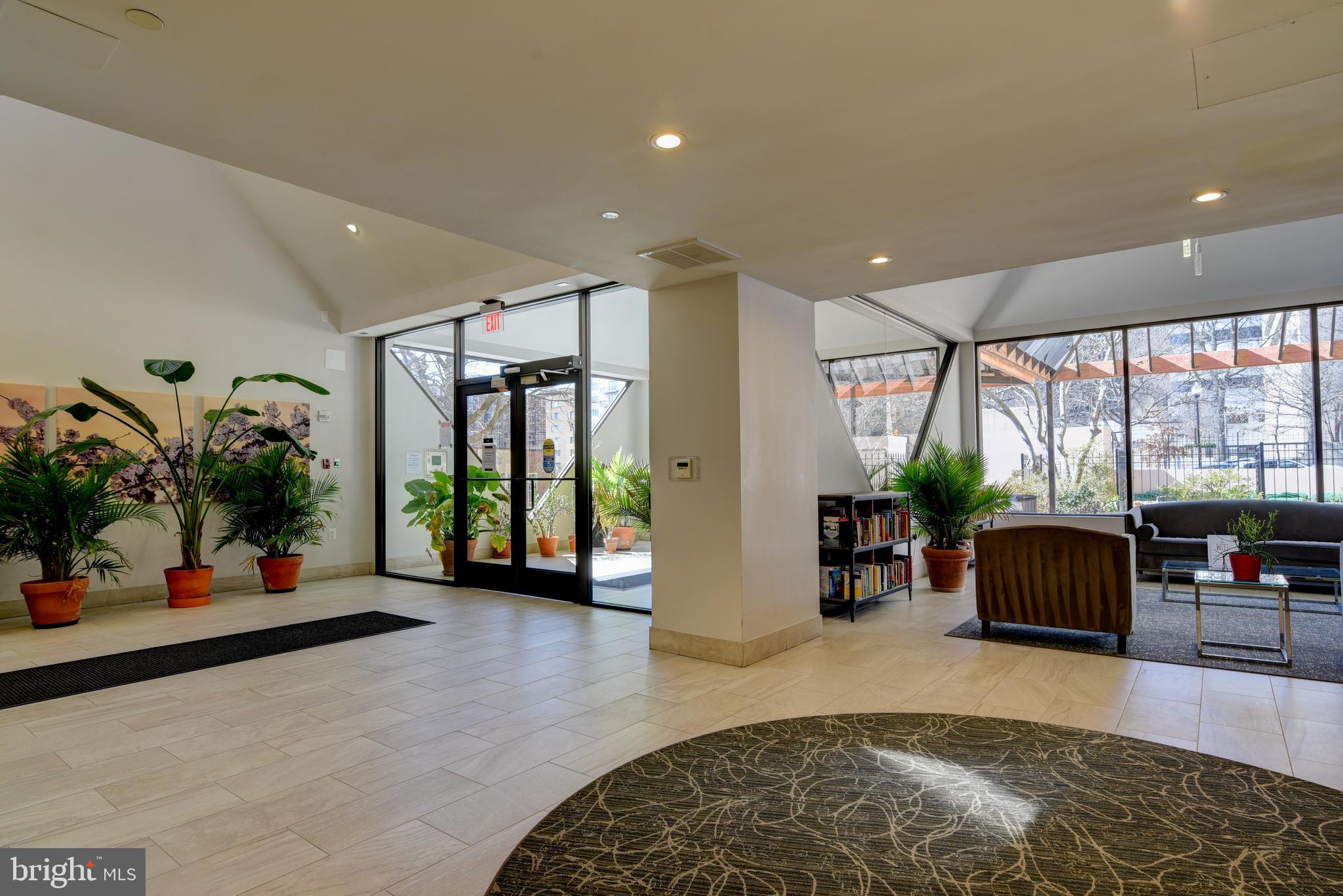 1301 N COURTHOUSE ROAD N 1006