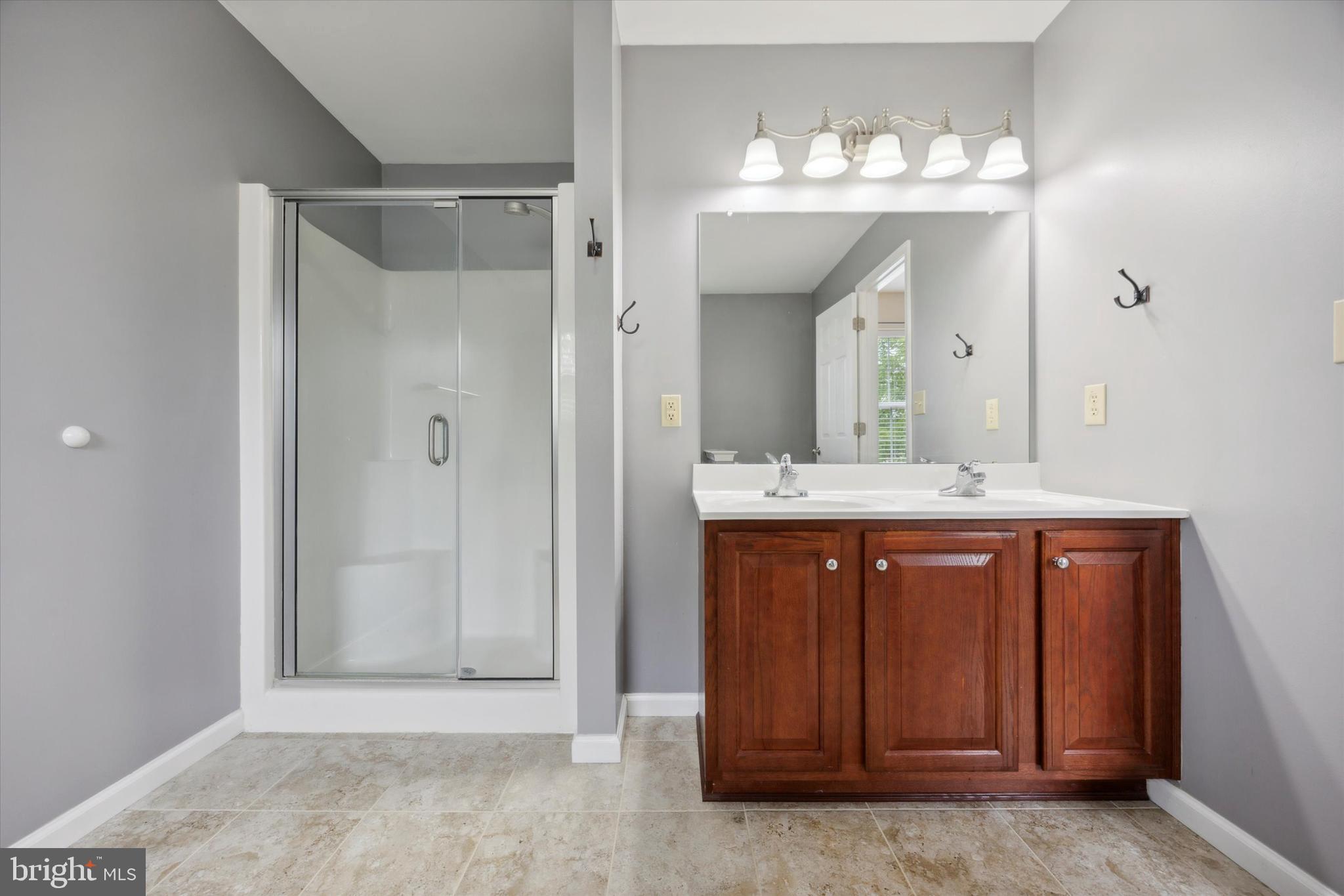 KINGSTON HILL II - Residential