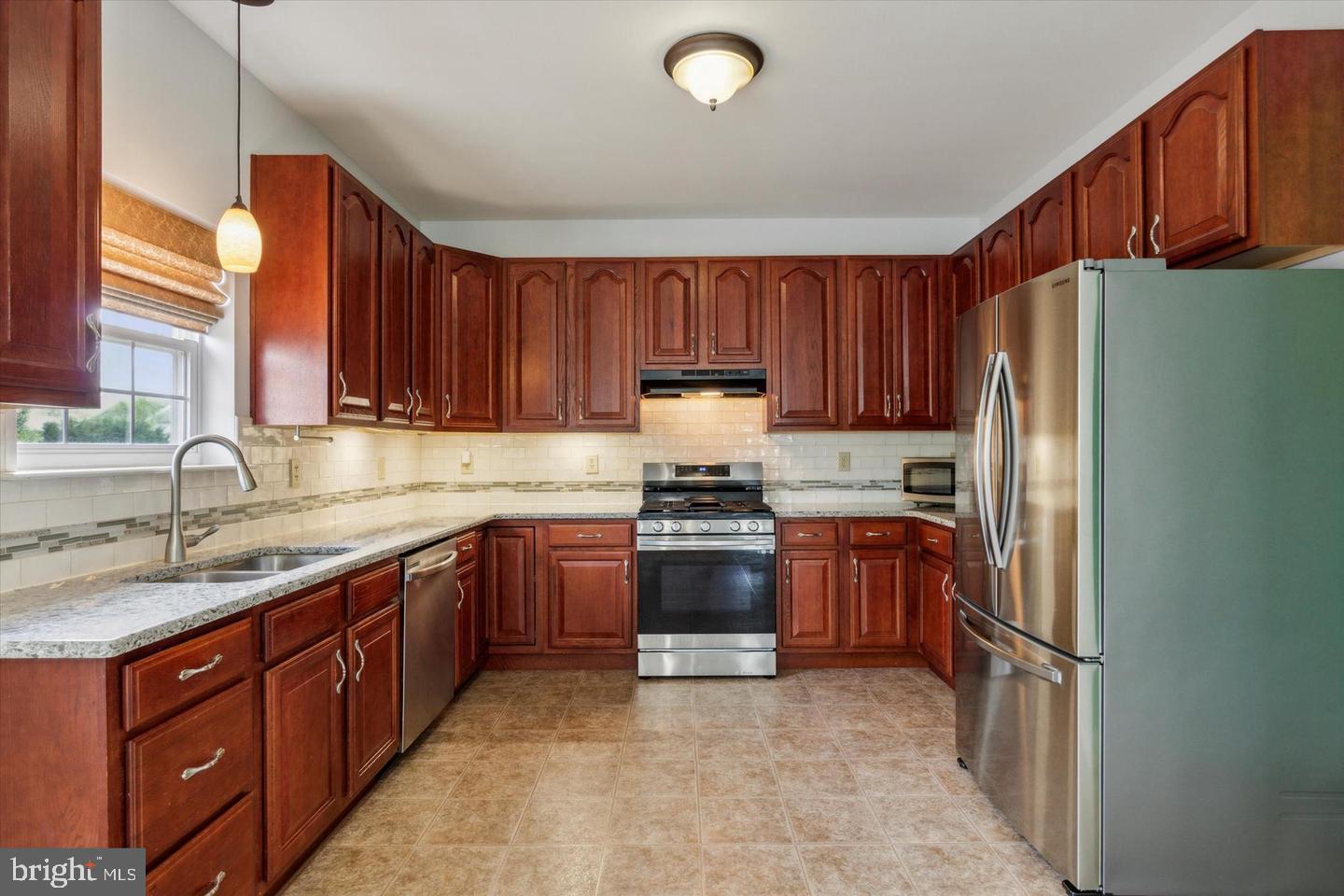 KINGSTON HILL II - Residential