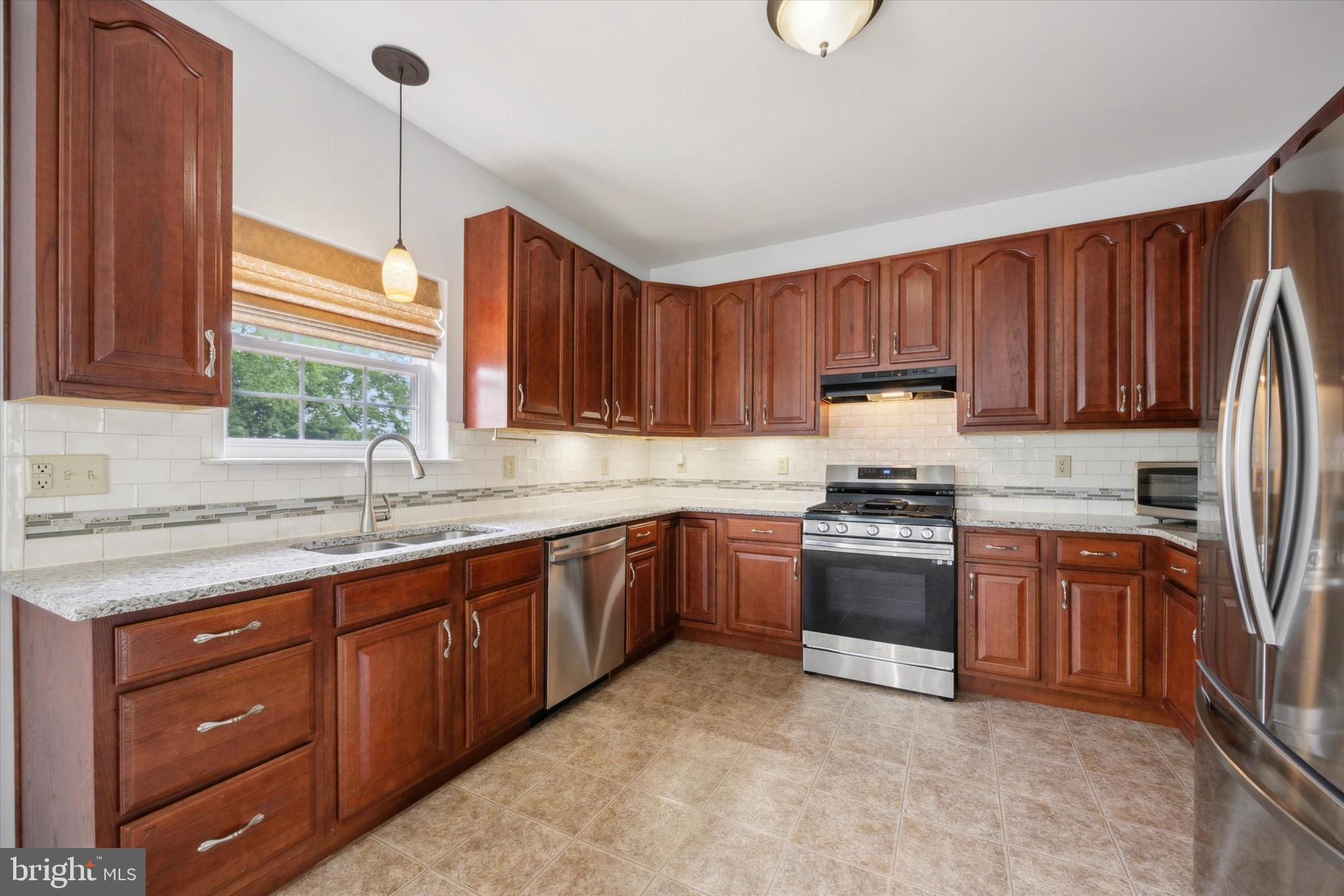 KINGSTON HILL II - Residential