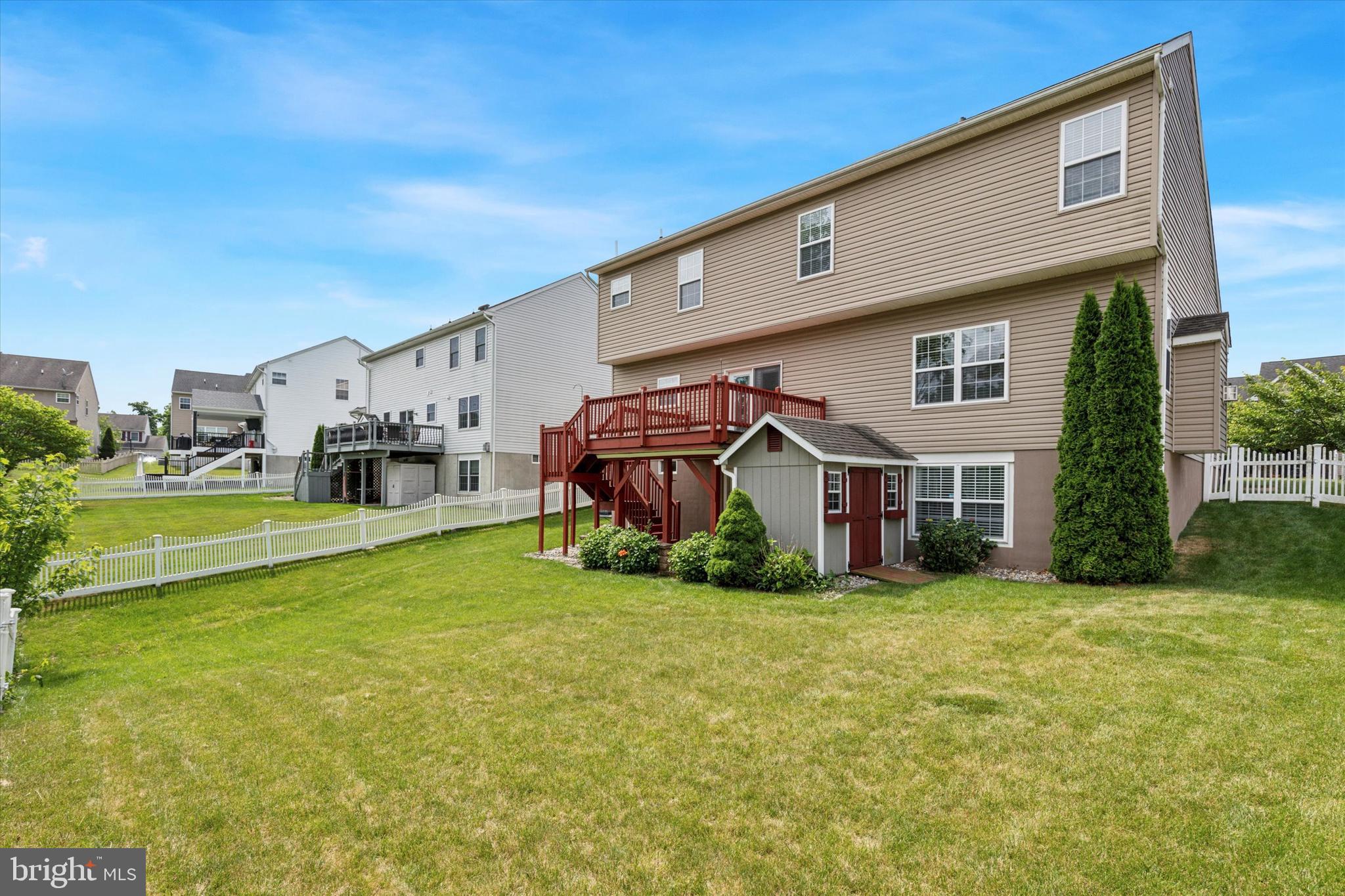 KINGSTON HILL II - Residential