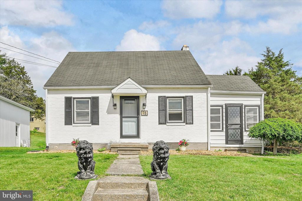 Photo of 98 Mechanic St, REINHOLDS, PA 17569 (MLS # PALA2087382)