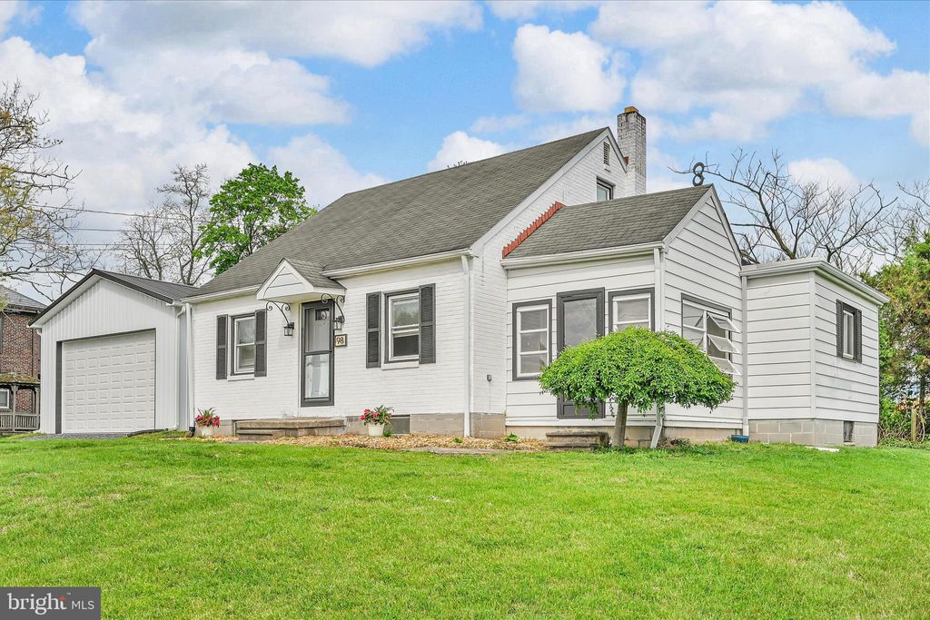 Photo of 98 Mechanic St, REINHOLDS, PA 17569 (MLS # PALA2087382)
