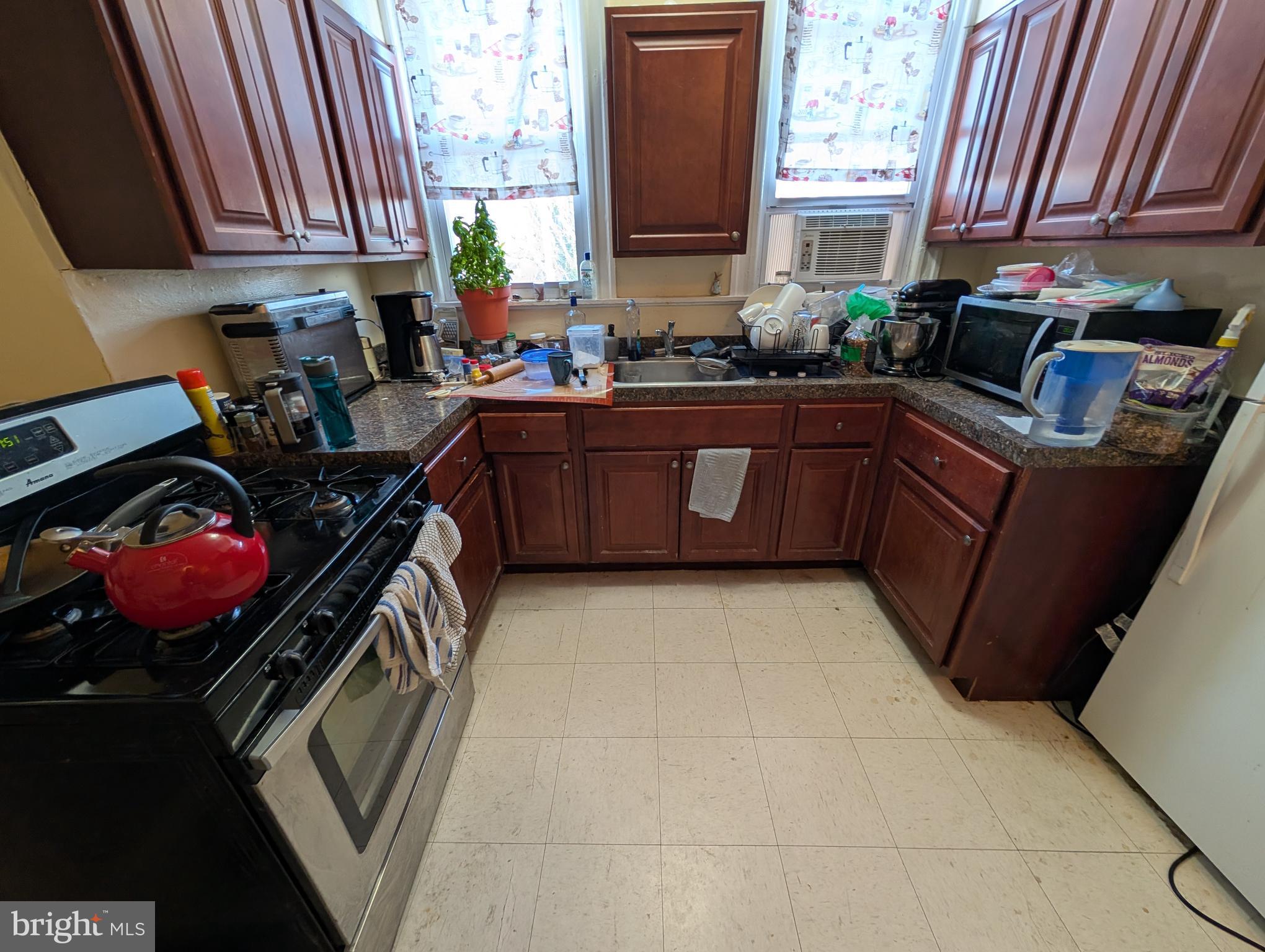 CHARLES VILLAGE - Residential Income