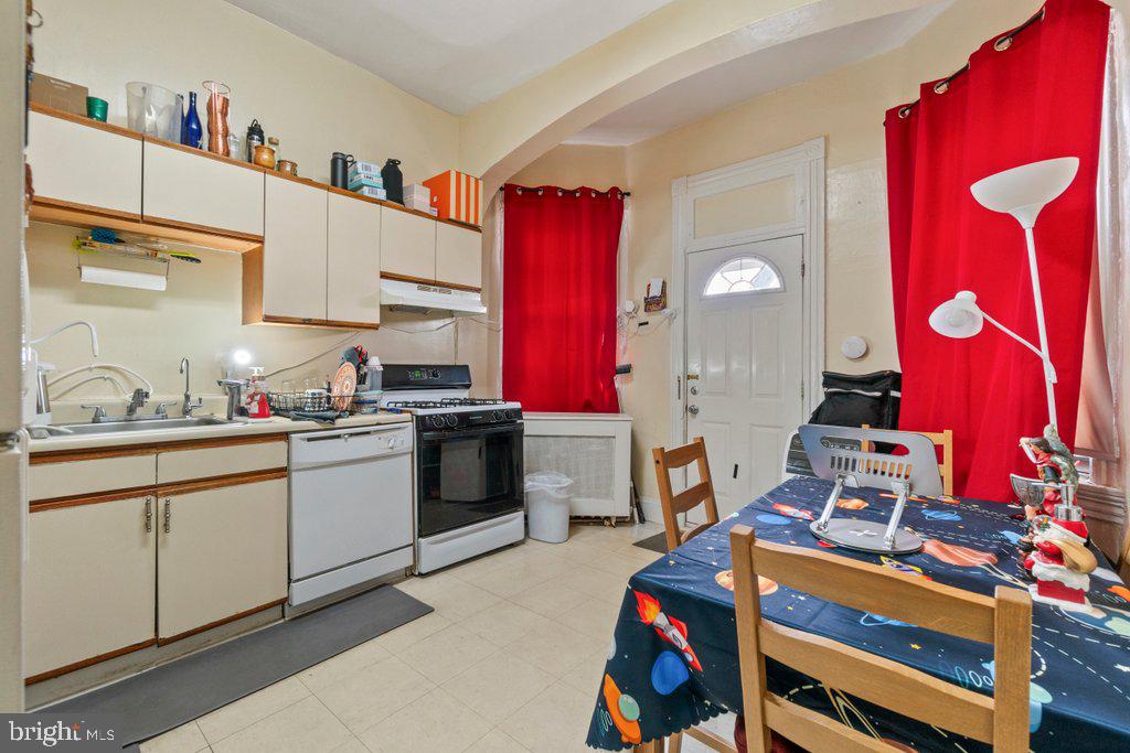 CHARLES VILLAGE - Residential Income