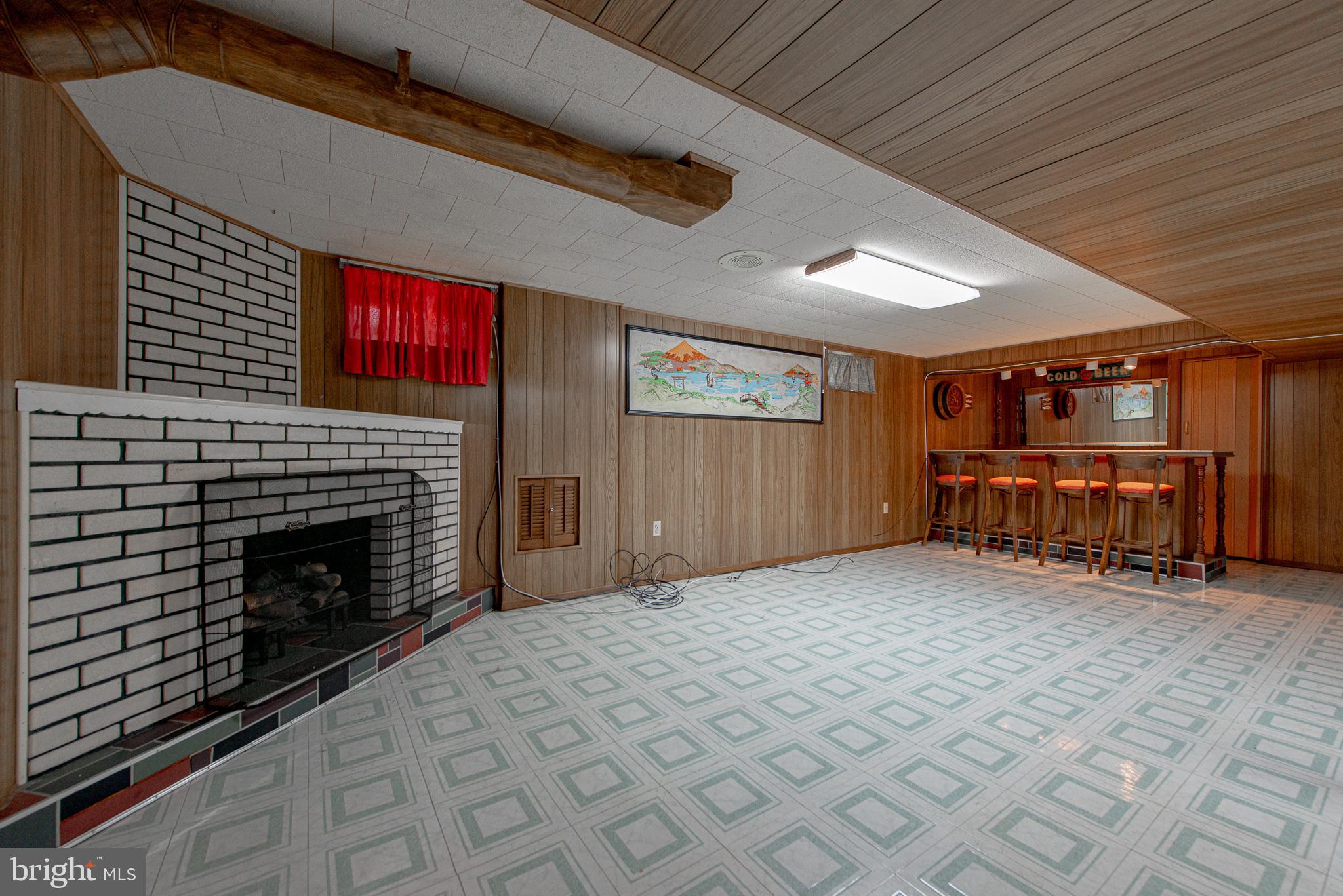 THE HIGHLANDS - Residential Lease