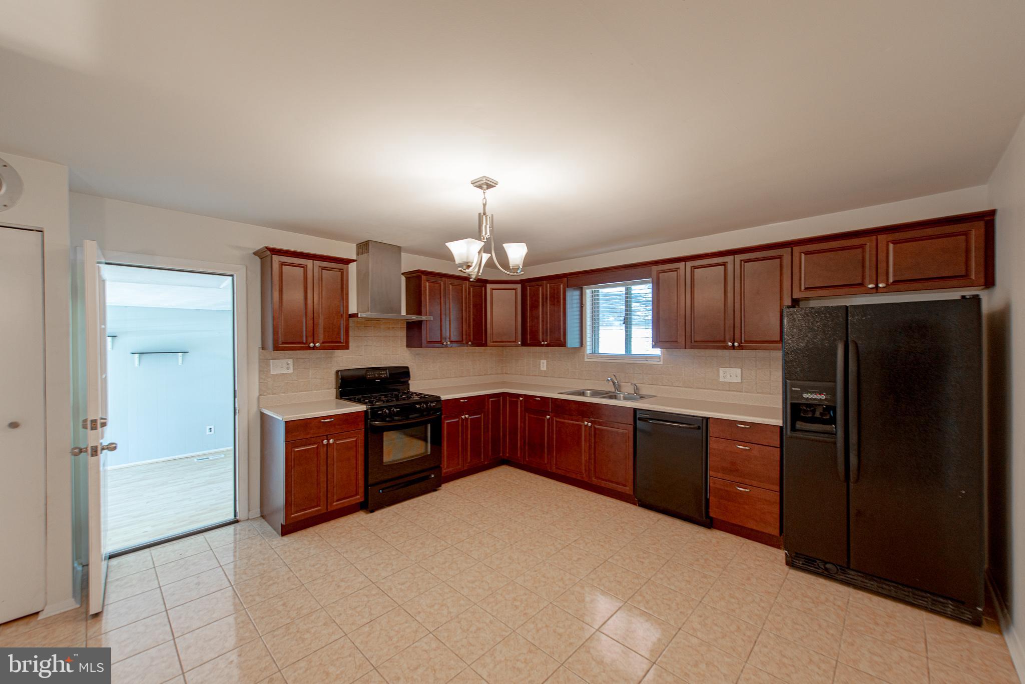 THE HIGHLANDS - Residential Lease