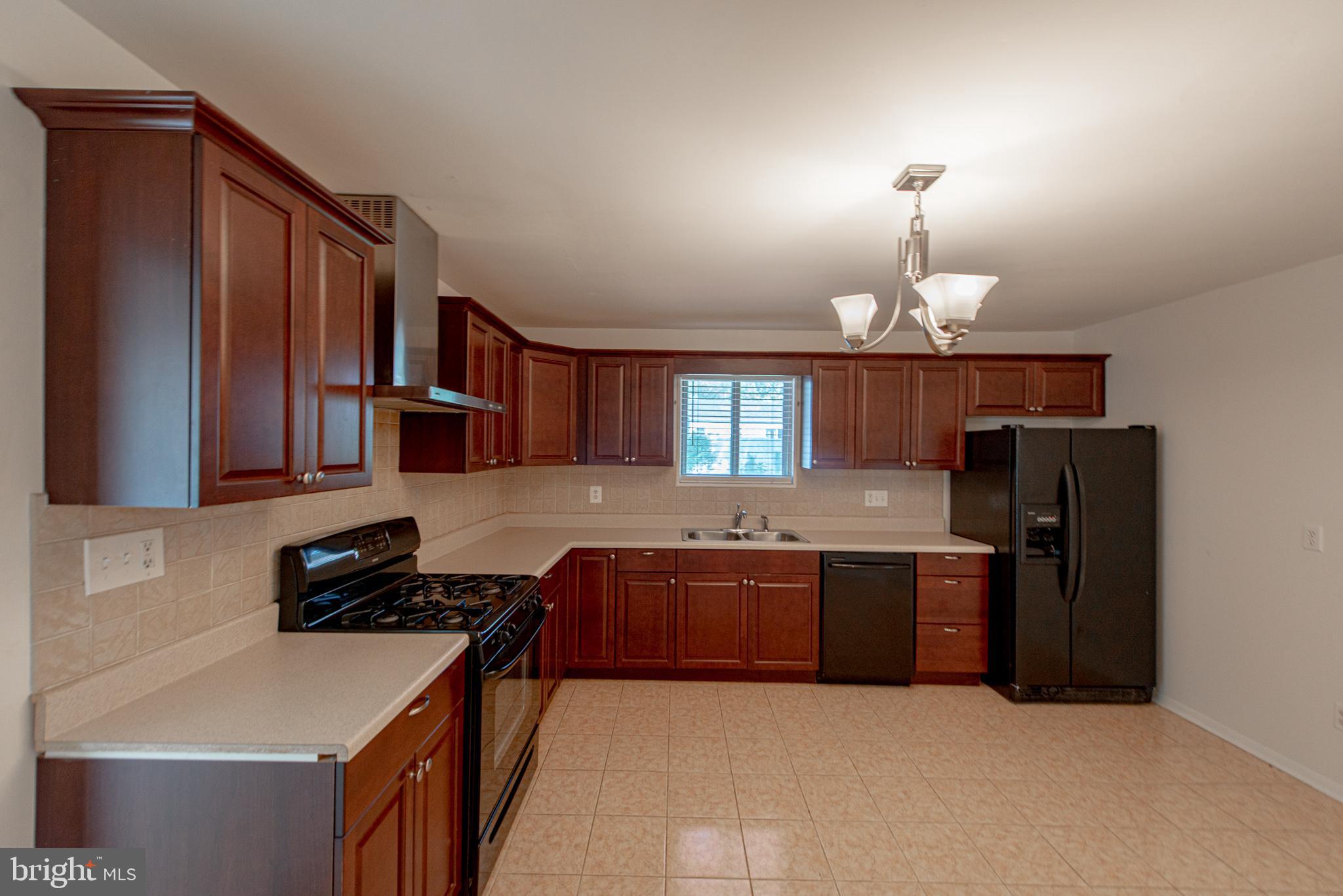 THE HIGHLANDS - Residential Lease