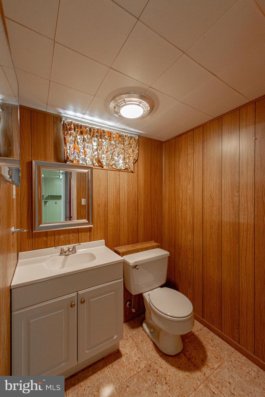 THE HIGHLANDS - Residential Lease