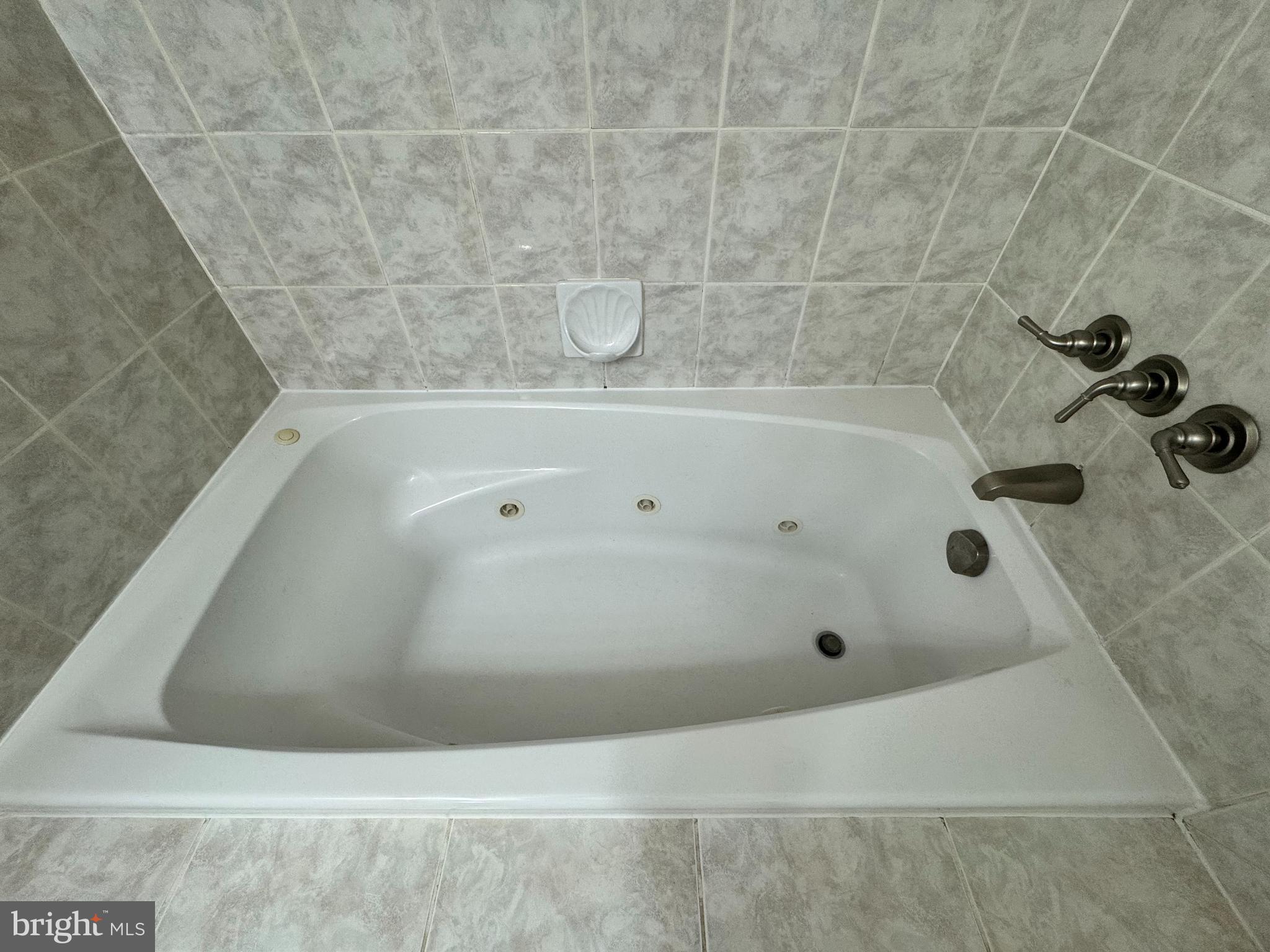 GRANDVIEW ESTS - Residential