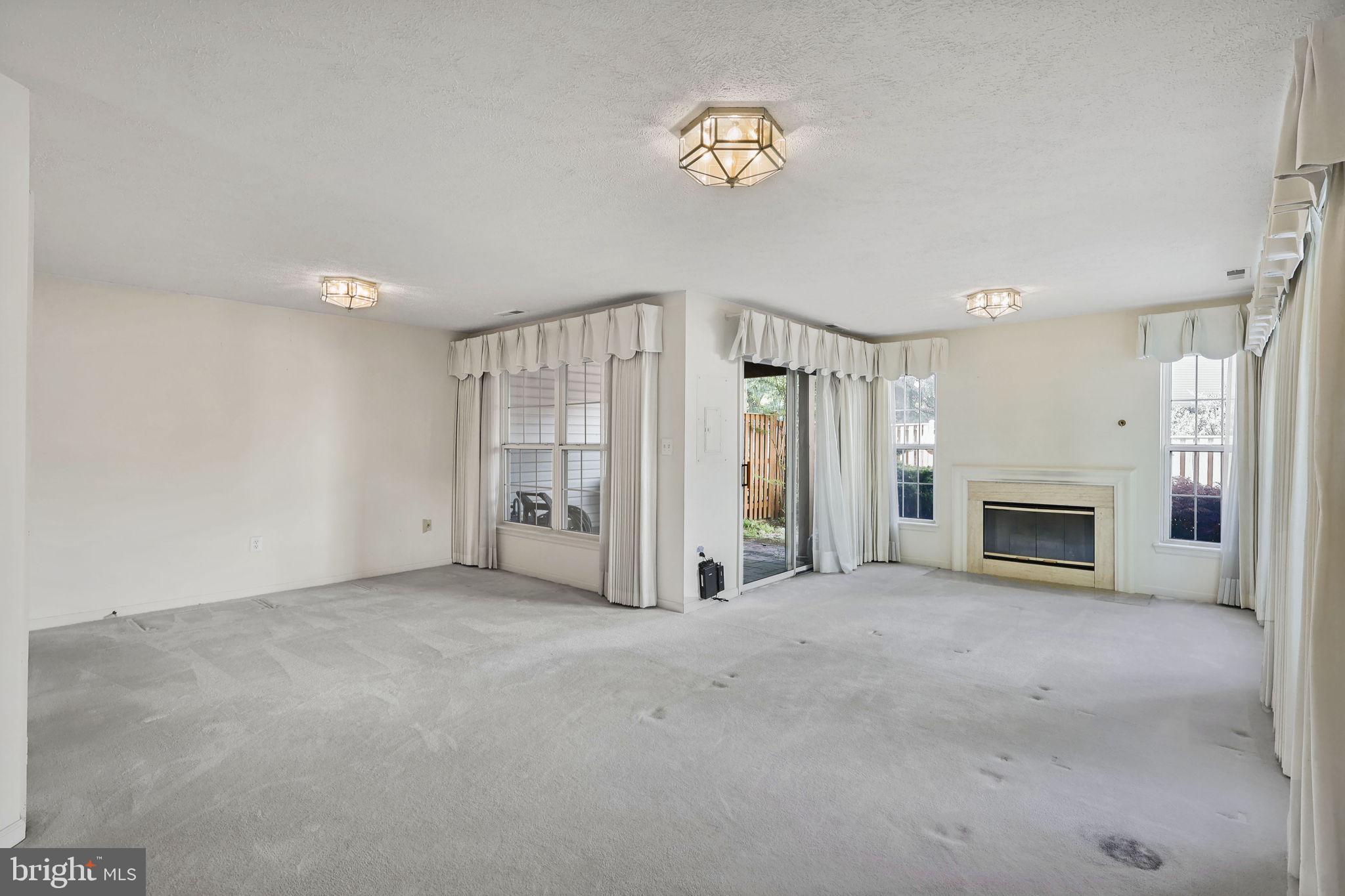 POTOMAC LAKES - Residential