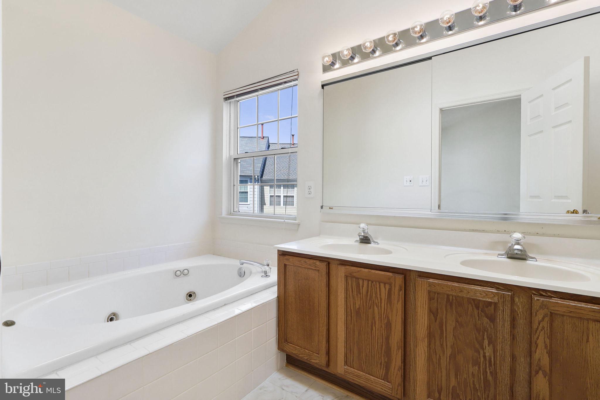 POTOMAC LAKES - Residential