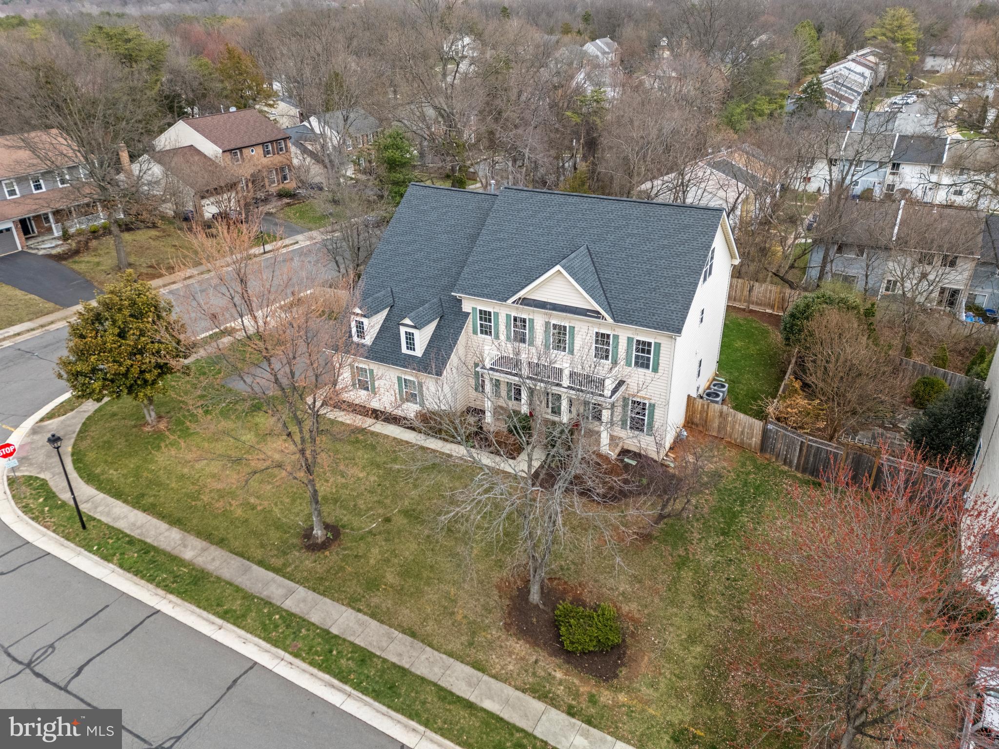 MADISON MANOR - Residential